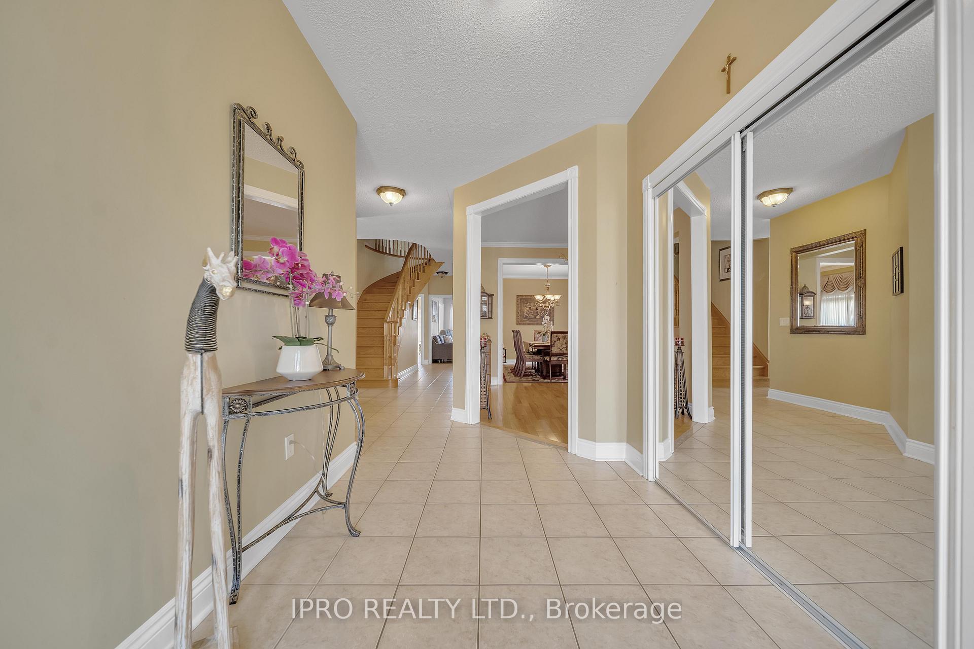 Photo 5 of Unit Main and 2nd Floor Only, 26 Beavervalley Drive, Brampton, Fletcher's Meadow — HOMEH