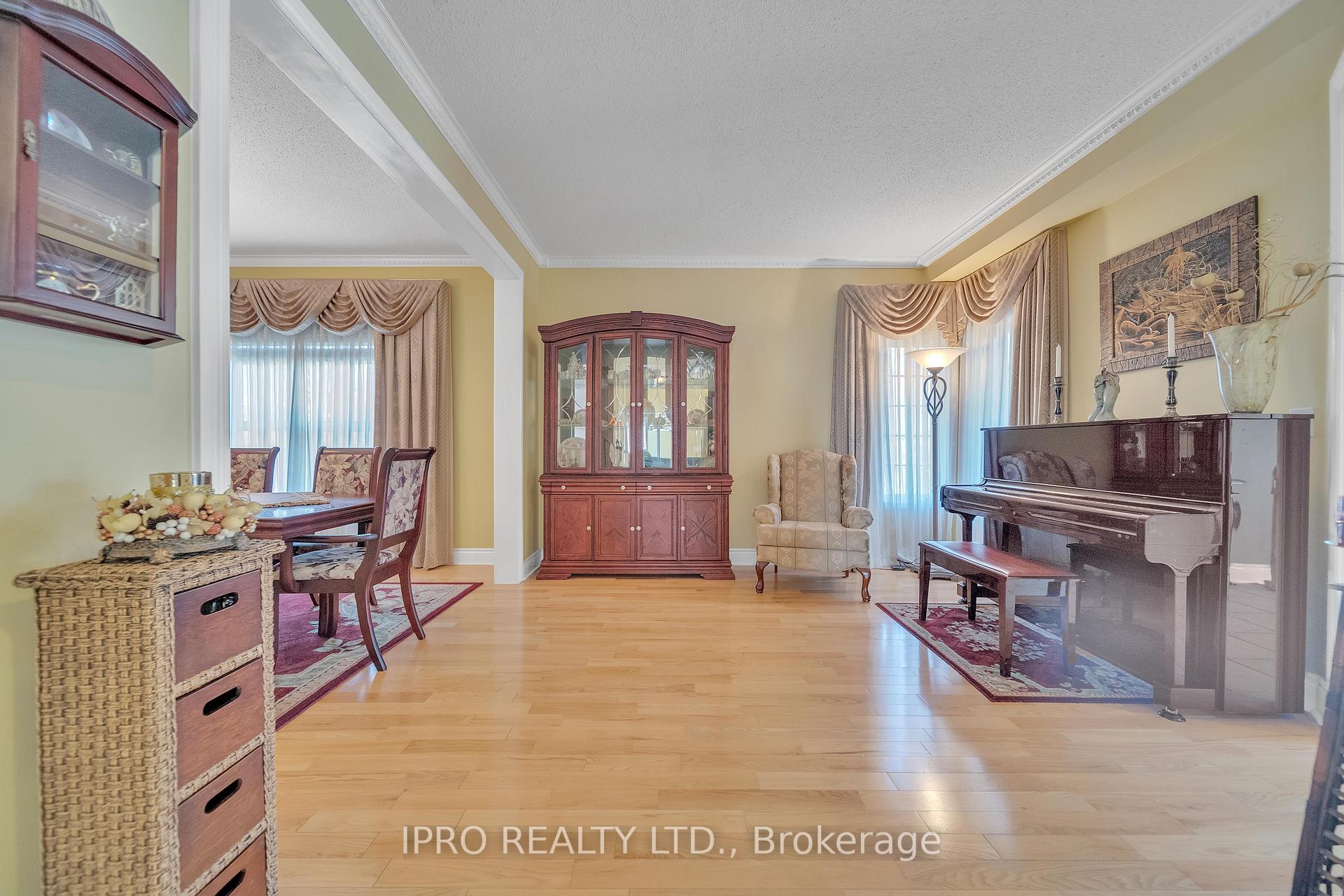Photo 13 of Unit Main and 2nd Floor Only, 26 Beavervalley Drive, Brampton, Fletcher's Meadow — HOMEH