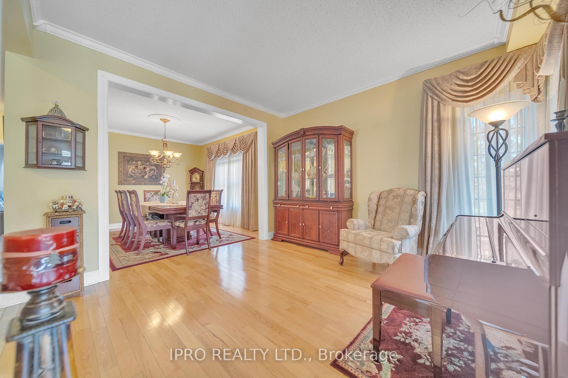 Photo 10 of Unit Main and 2nd Floor Only, 26 Beavervalley Drive, Brampton, Fletcher's Meadow — HOMEH