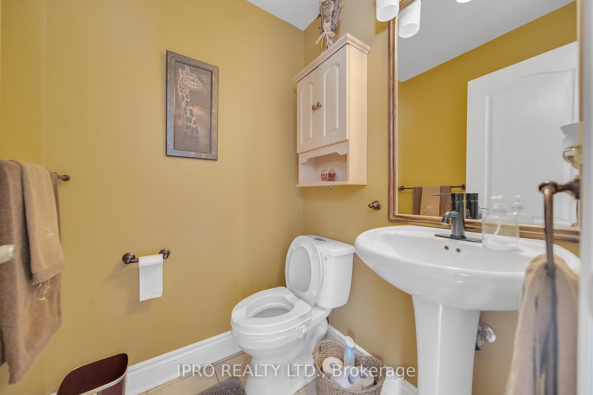 Photo 8 of Unit Main and 2nd Floor Only, 26 Beavervalley Drive, Brampton, Fletcher's Meadow — HOMEH