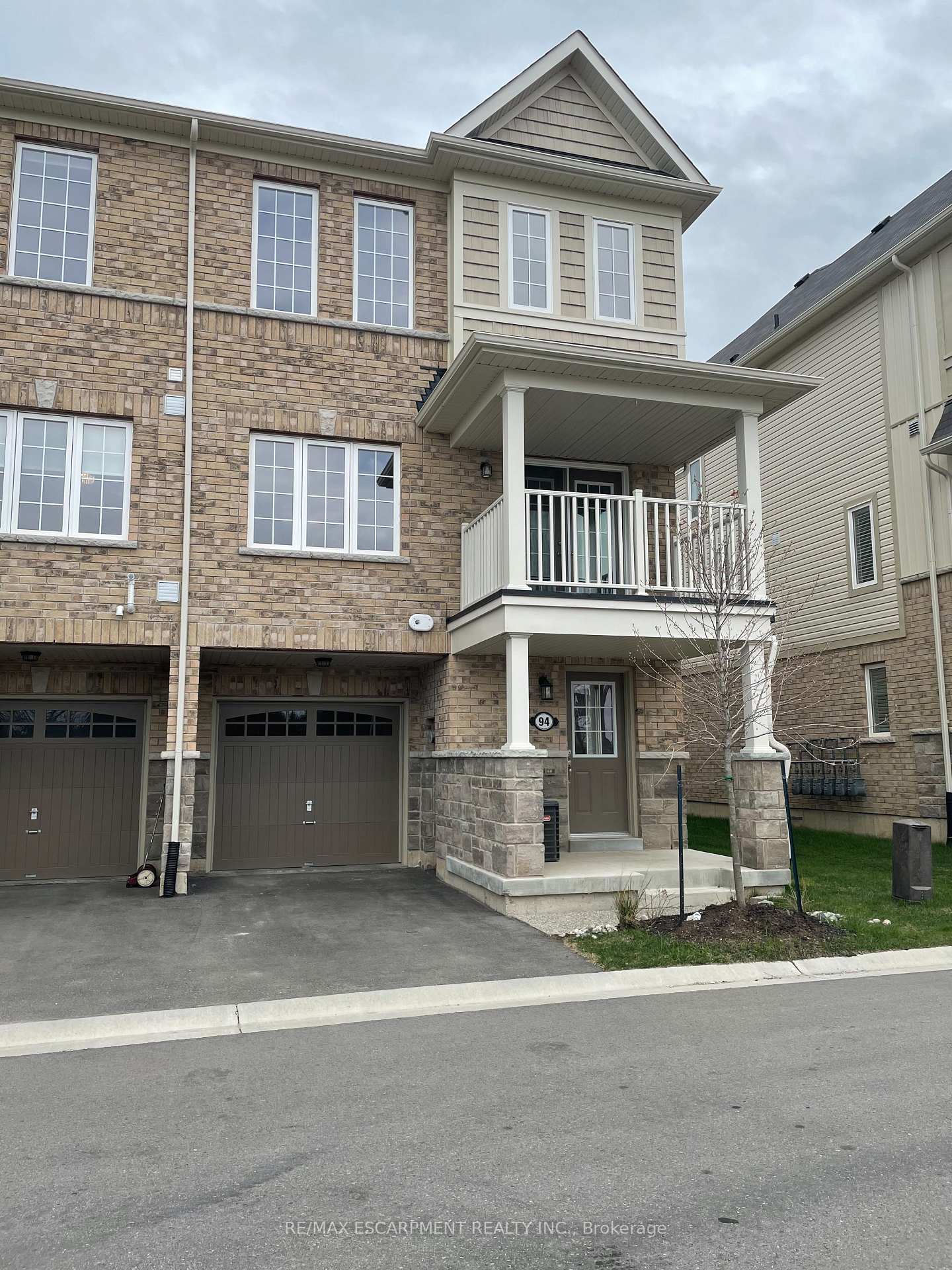 Photo 1 of Unit 94, 88 Decorso Drive, Guelph, Clairfields — HOMEH
