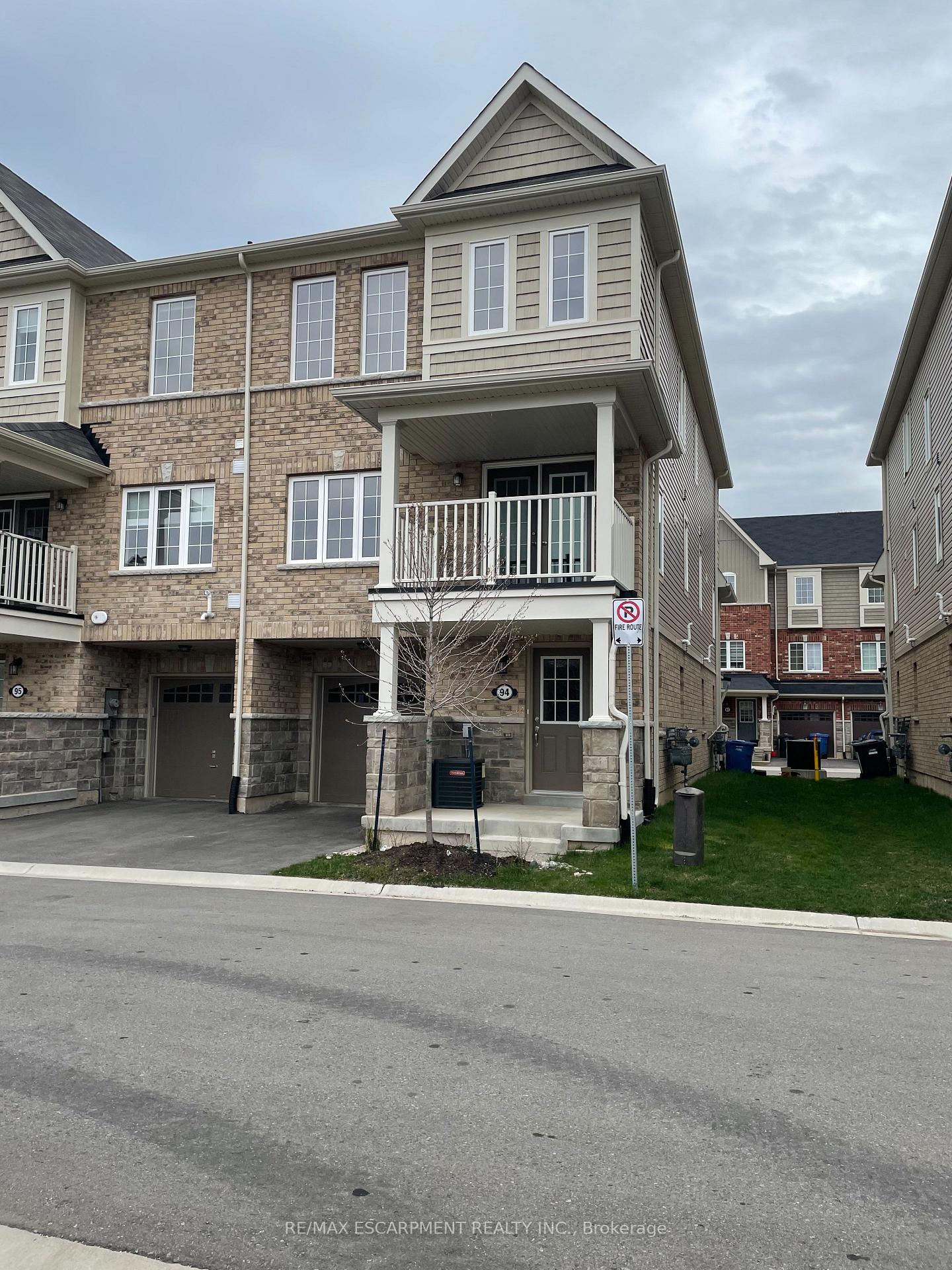 Photo 8 of Unit 94, 88 Decorso Drive, Guelph, Clairfields — HOMEH