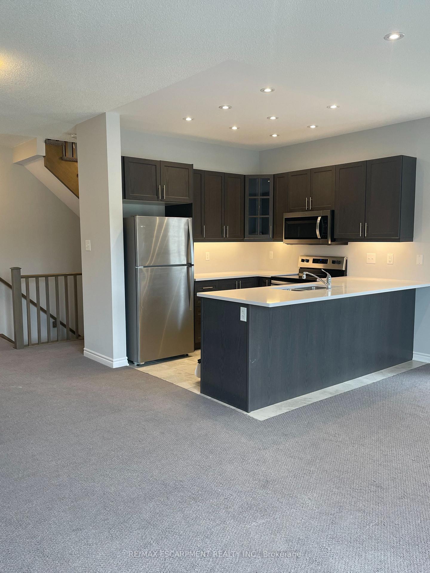 Photo 5 of Unit 94, 88 Decorso Drive, Guelph, Clairfields — HOMEH