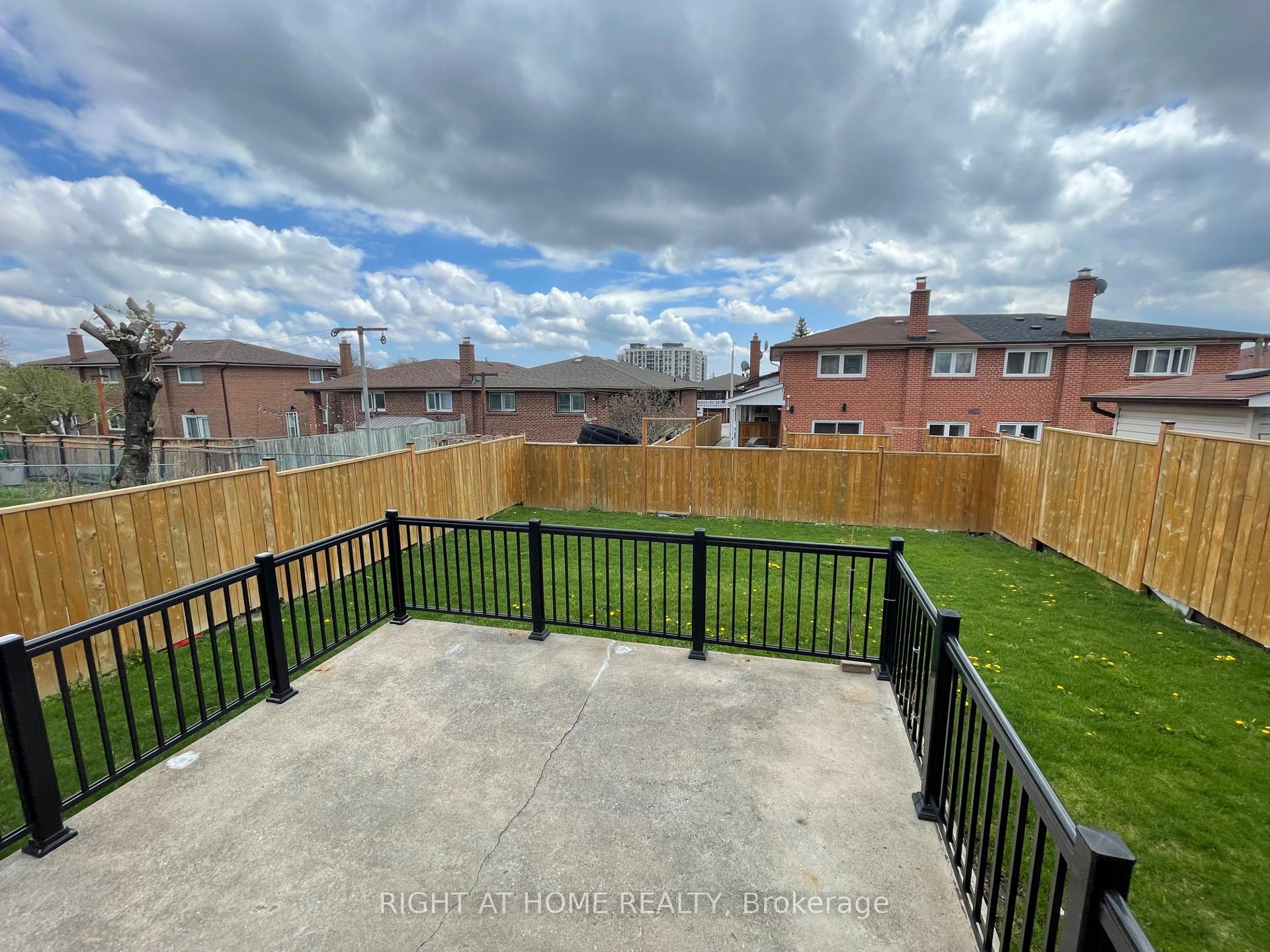 Photo 14 of Unit Upper Level, 181 Andrew Park, Vaughan, West Woodbridge — HOMEH