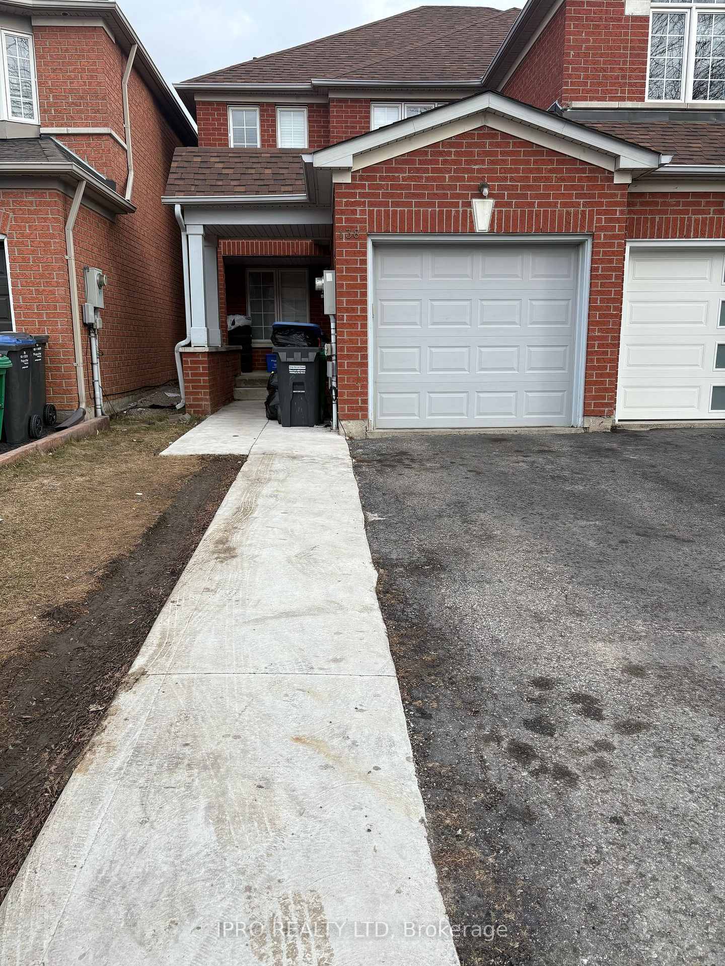 Photo 1 of 138 Olympia Crescent, Brampton, Fletcher's Meadow — HOMEH