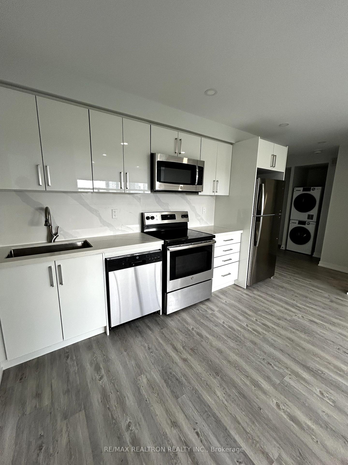 Photo 1 of Unit 402, 15 Walmer Road, Toronto, The Annex — HOMEH