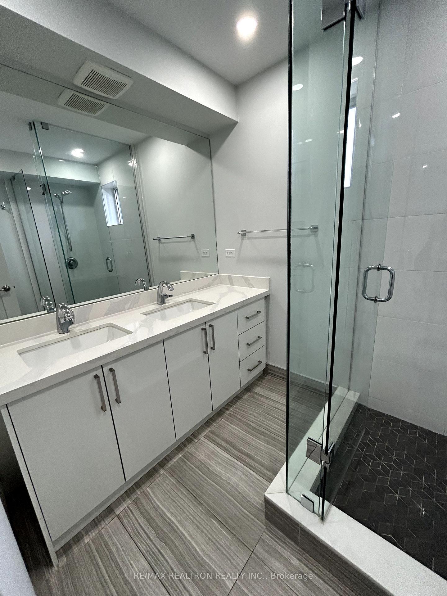 Photo 2 of Unit 402, 15 Walmer Road, Toronto, The Annex — HOMEH