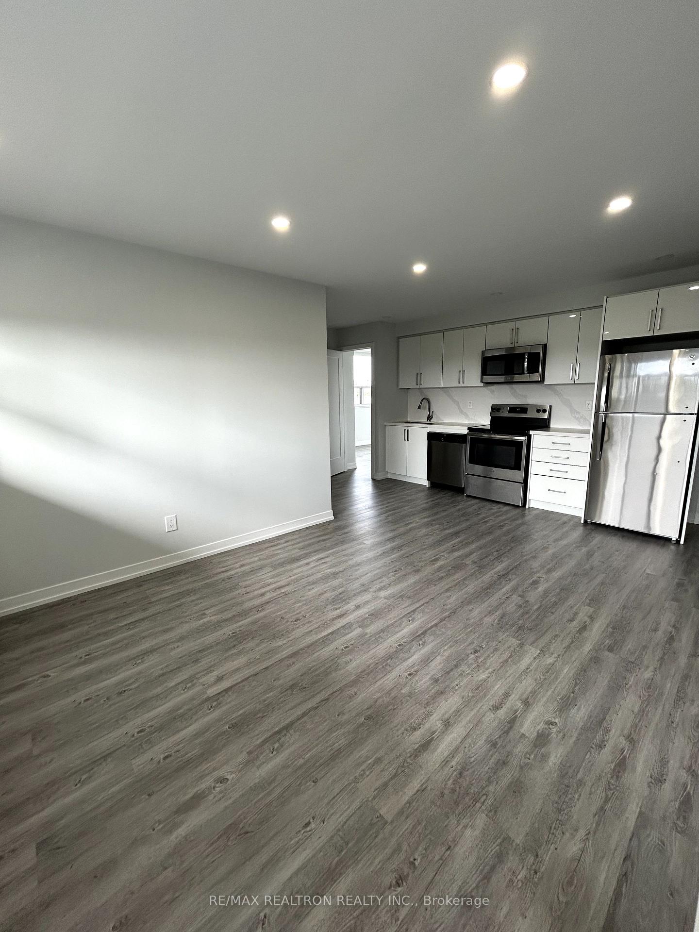 Photo 11 of Unit 402, 15 Walmer Road, Toronto, The Annex — HOMEH