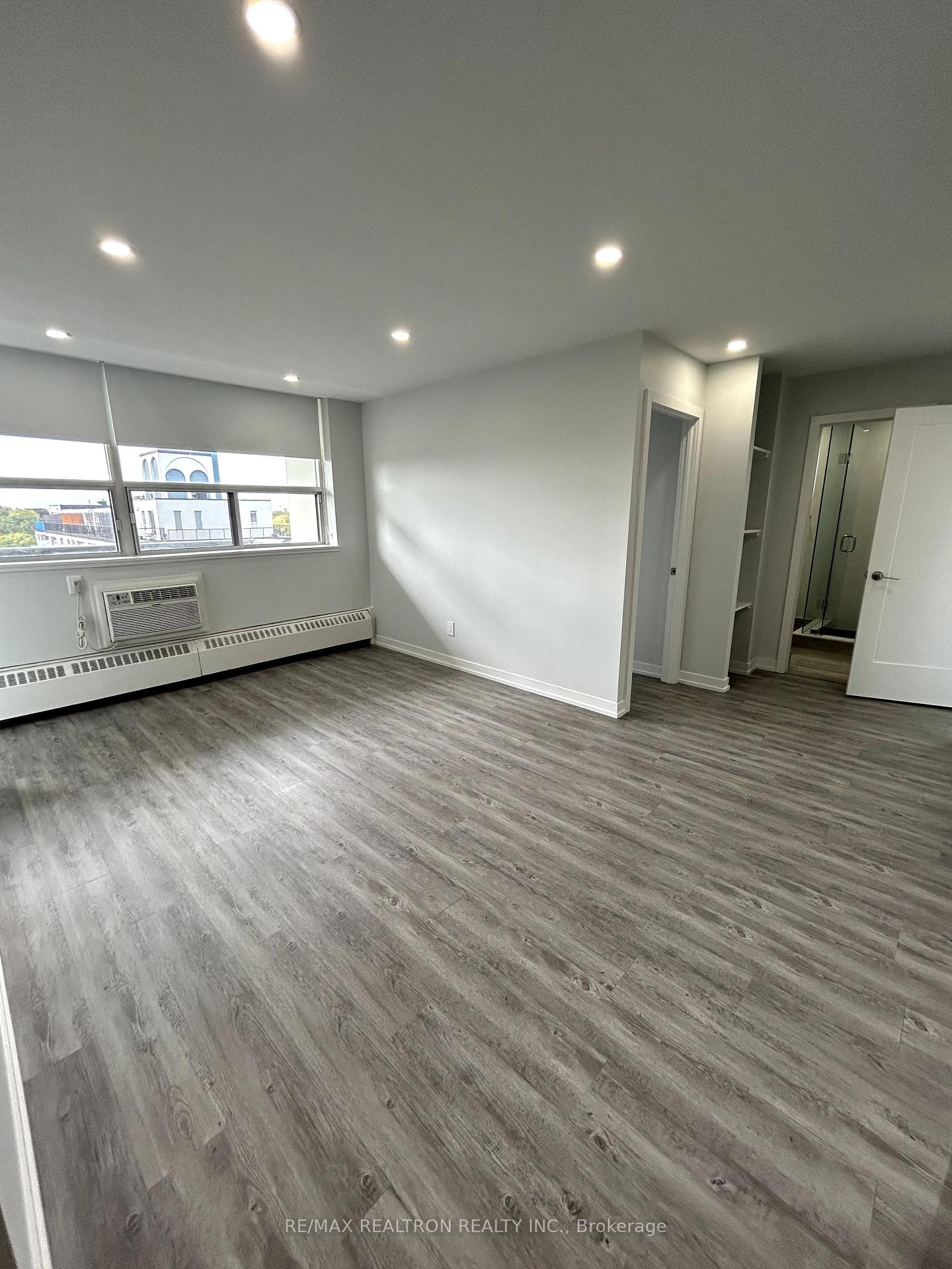 Photo 9 of Unit 402, 15 Walmer Road, Toronto, The Annex — HOMEH