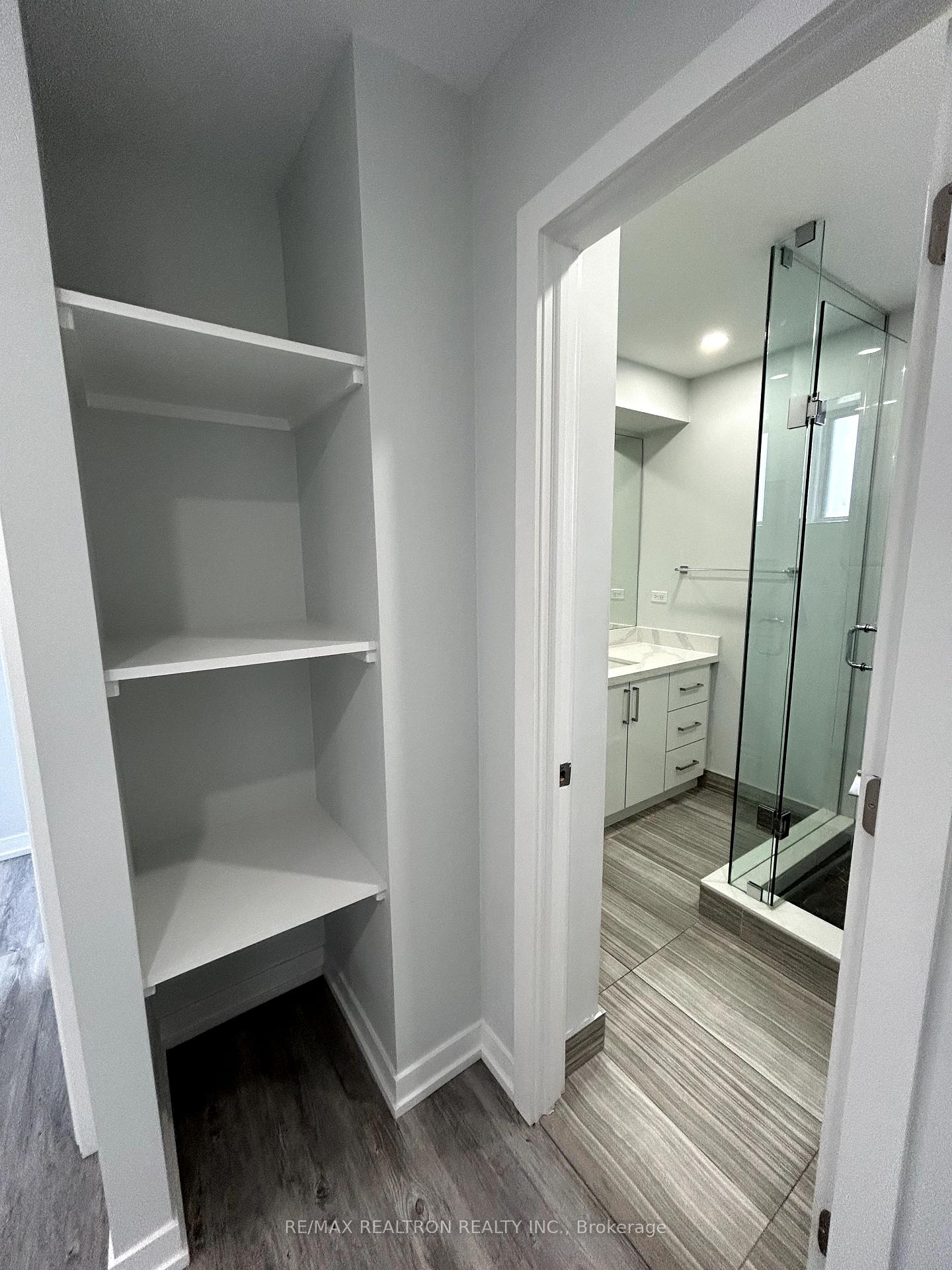 Photo 8 of Unit 402, 15 Walmer Road, Toronto, The Annex — HOMEH