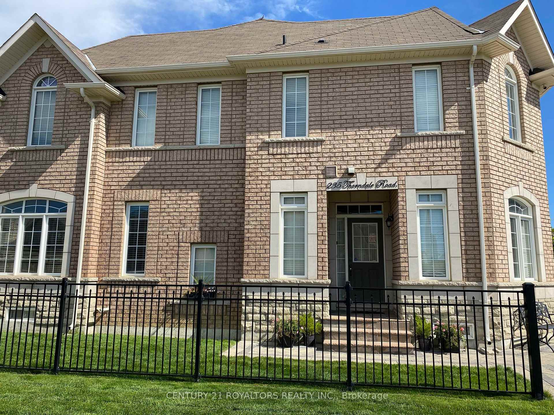 Photo 13 of 235 Thorndale (Upper) Road, Brampton, Bram East — HOMEH