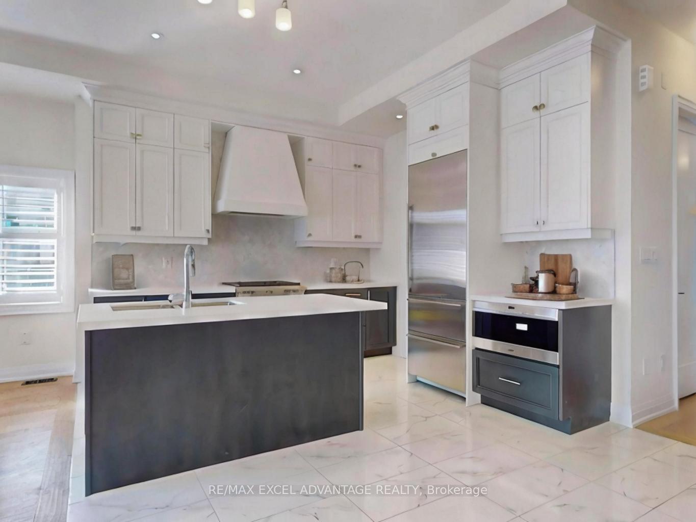 Photo 1 of 14 Abbeyhill Lane, Markham, Angus Glen — HOMEH