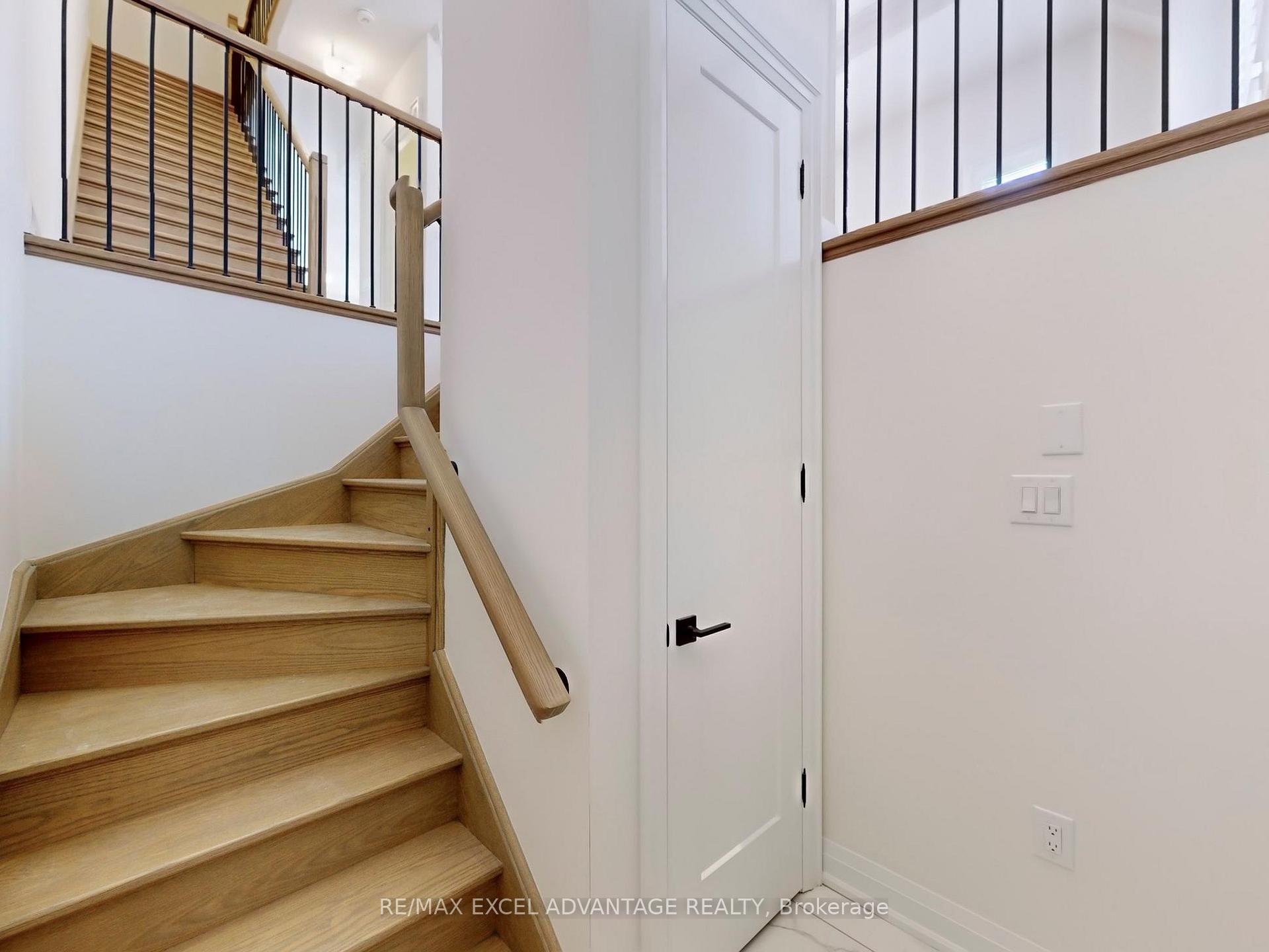 Photo 12 of 14 Abbeyhill Lane, Markham, Angus Glen — HOMEH