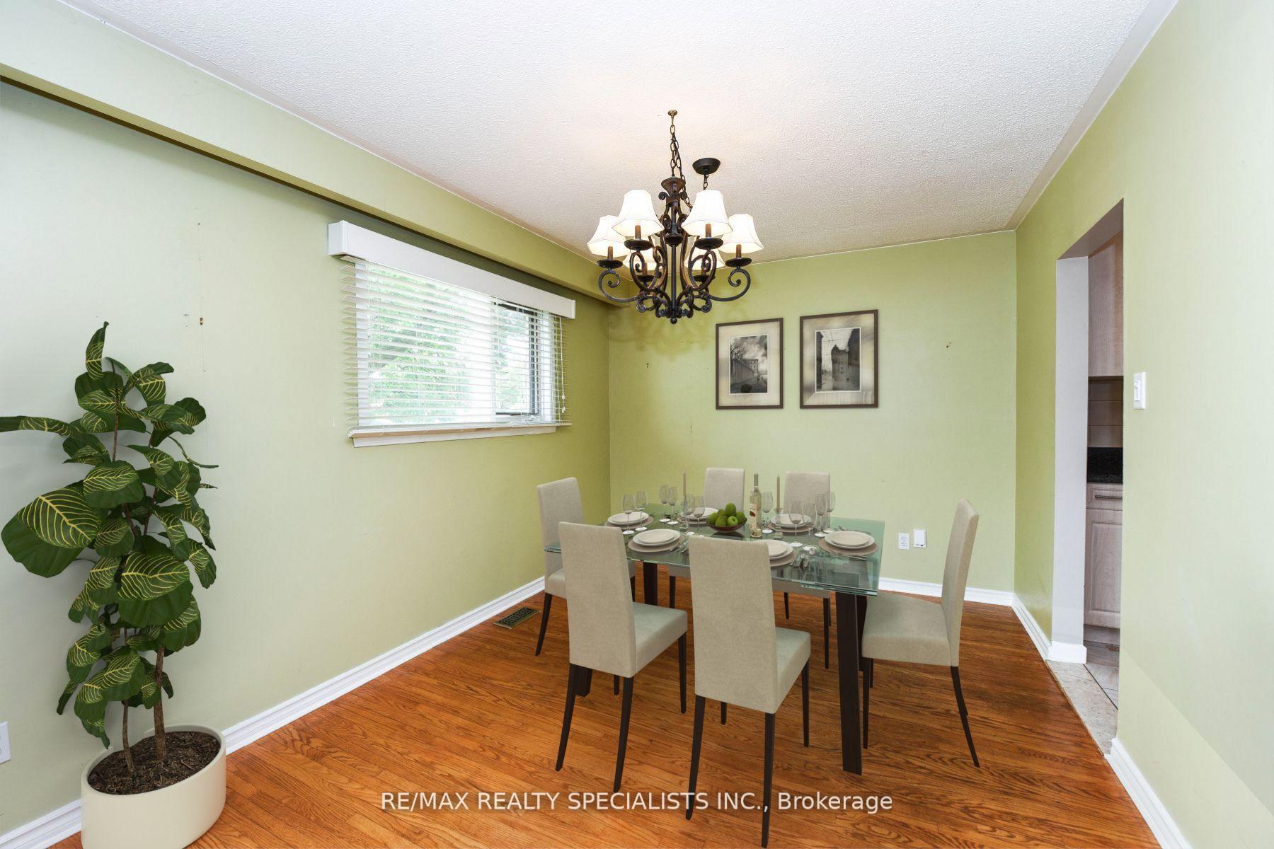 Photo 3 of 48 Appleby Drive, Brampton, Avondale — HOMEH