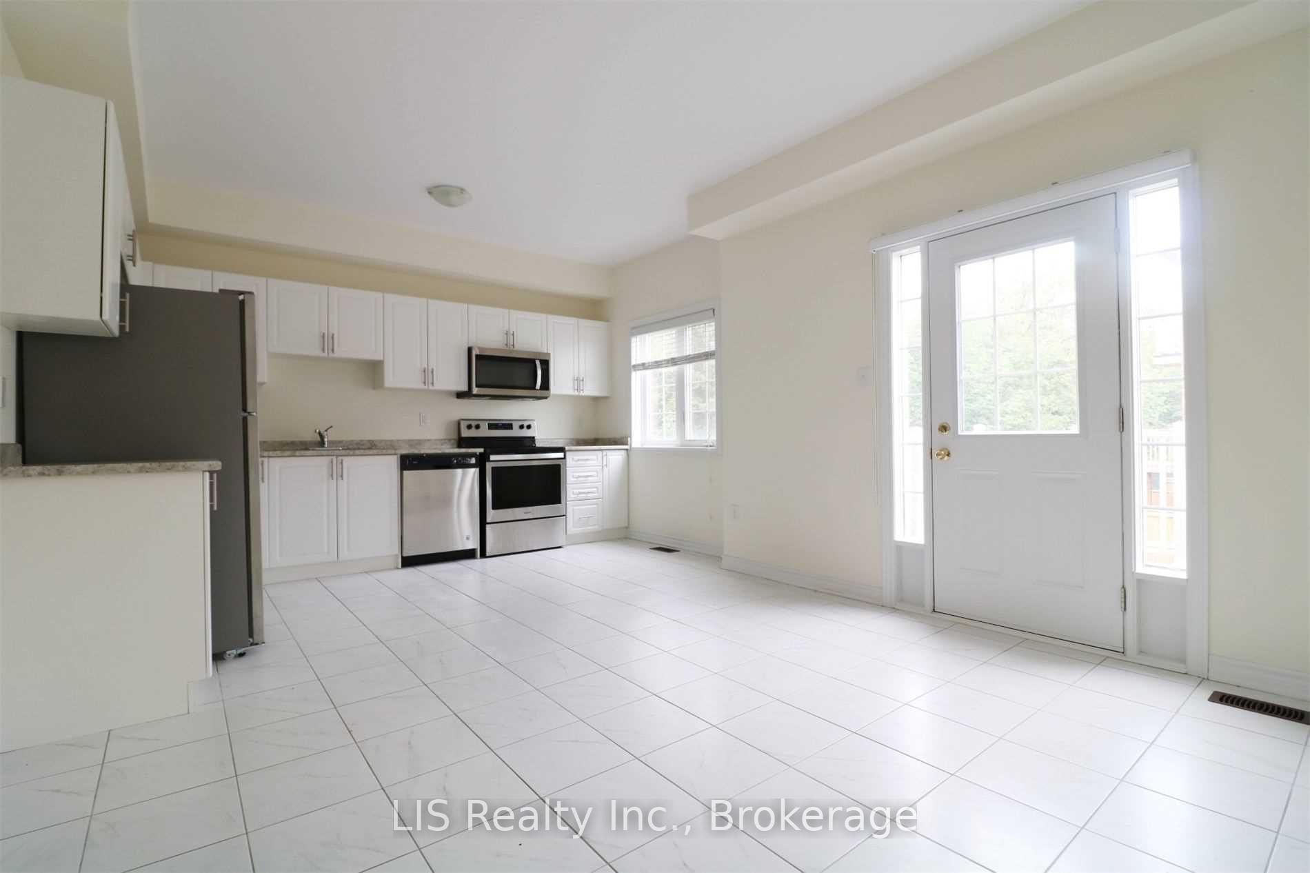 Photo 3 of Unit 70, 88 Decorso Drive, Guelph, Kortright East — HOMEH