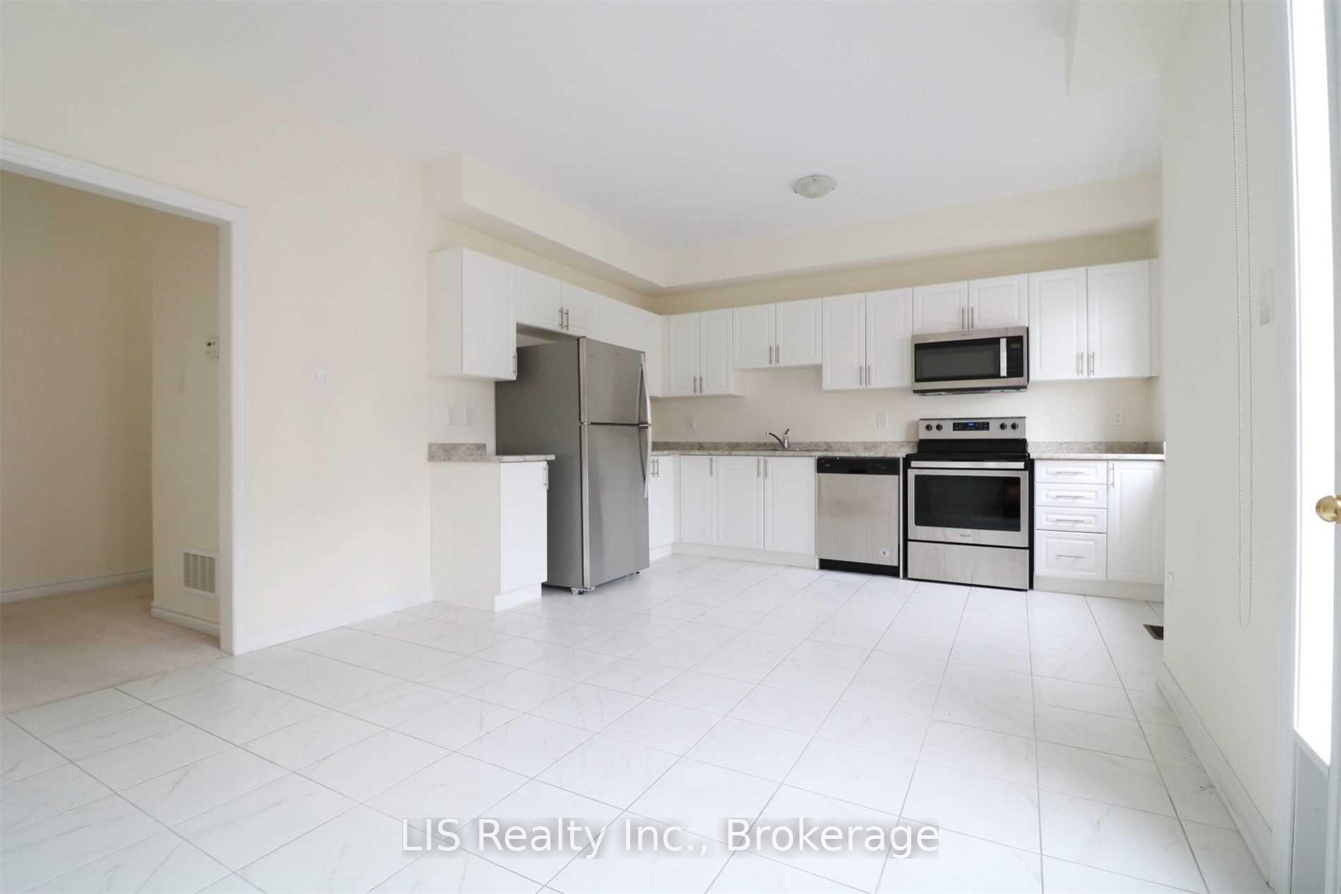 Photo 6 of Unit 70, 88 Decorso Drive, Guelph, Kortright East — HOMEH