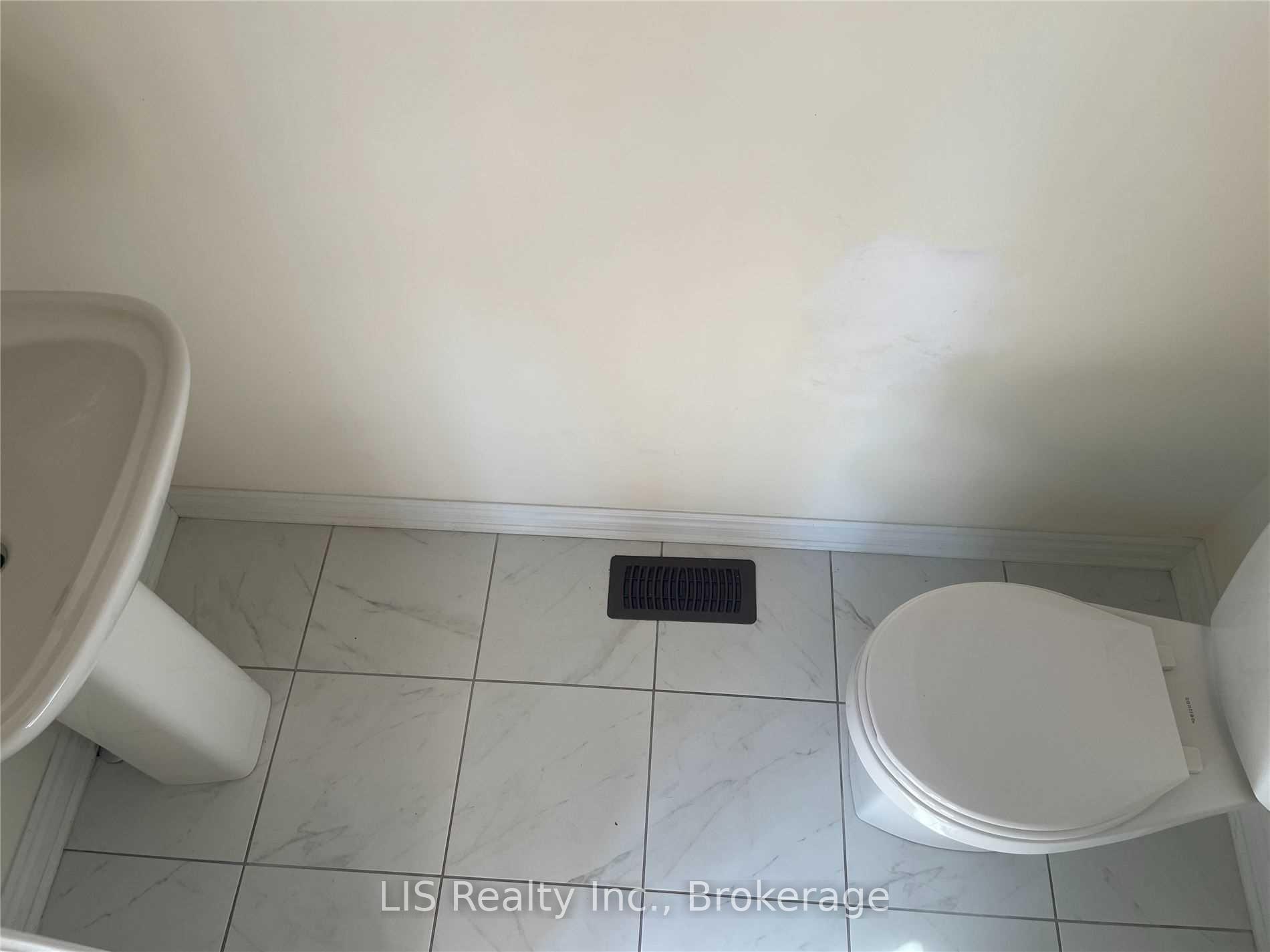 Photo 8 of Unit 70, 88 Decorso Drive, Guelph, Kortright East — HOMEH