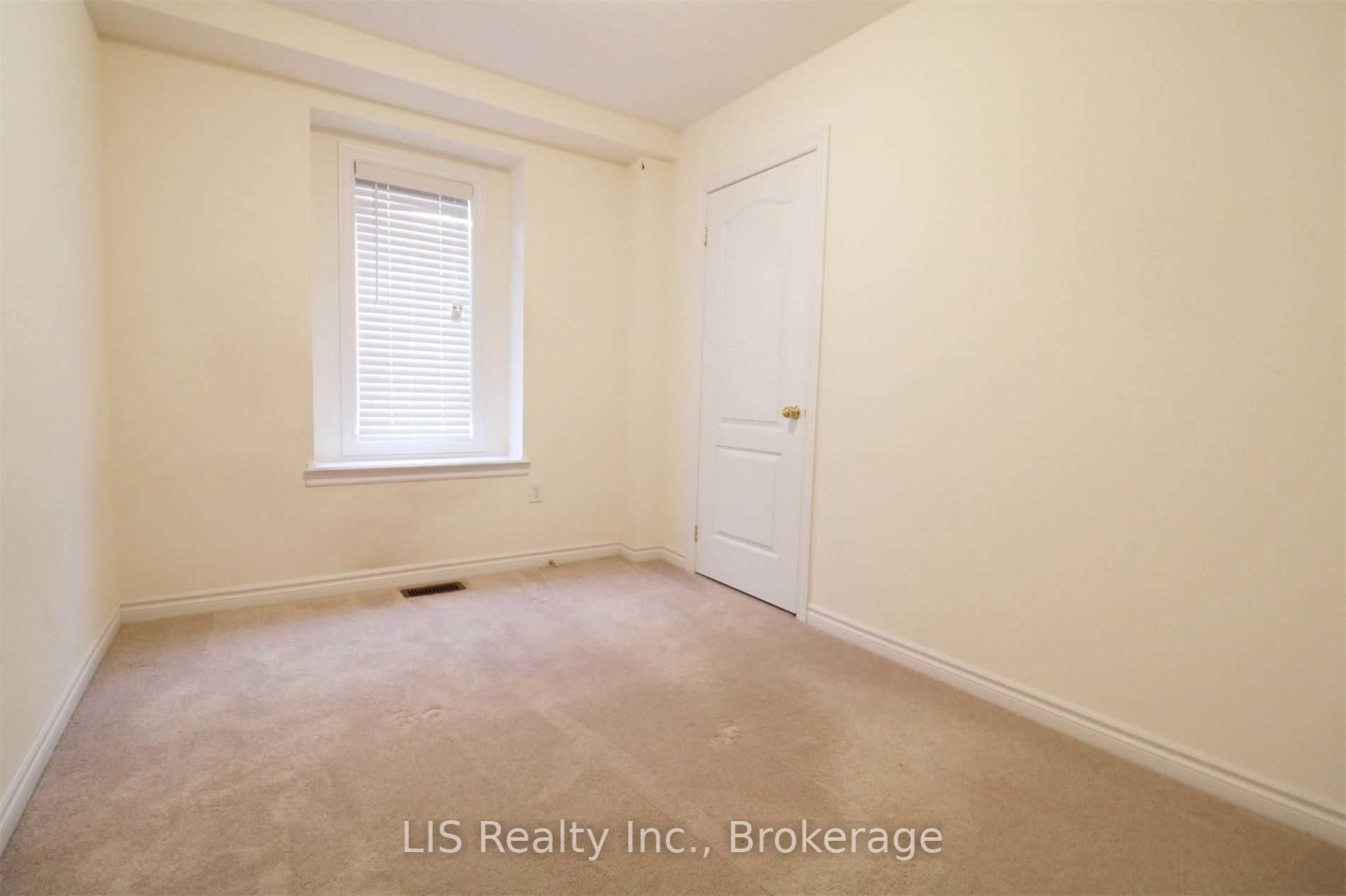 Photo 15 of Unit 70, 88 Decorso Drive, Guelph, Kortright East — HOMEH