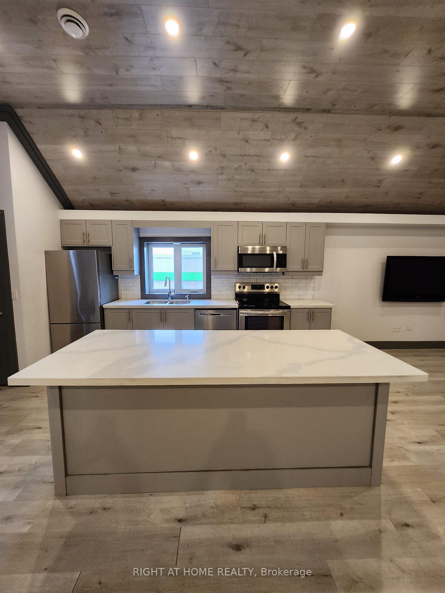 Photo 1 of Unit UPPER LEVEL, 3038 Rural Rd 56, Hamilton, Binbrook — HOMEH