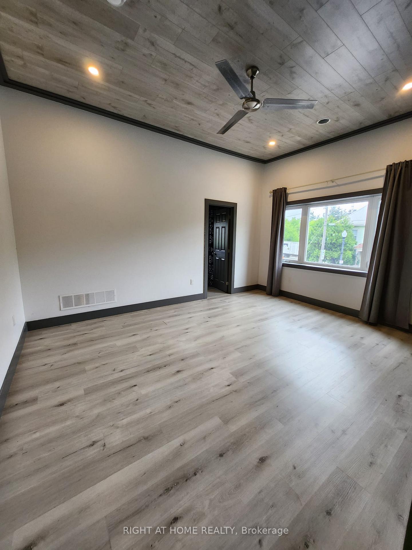 Photo 12 of Unit UPPER LEVEL, 3038 Rural Rd 56, Hamilton, Binbrook — HOMEH