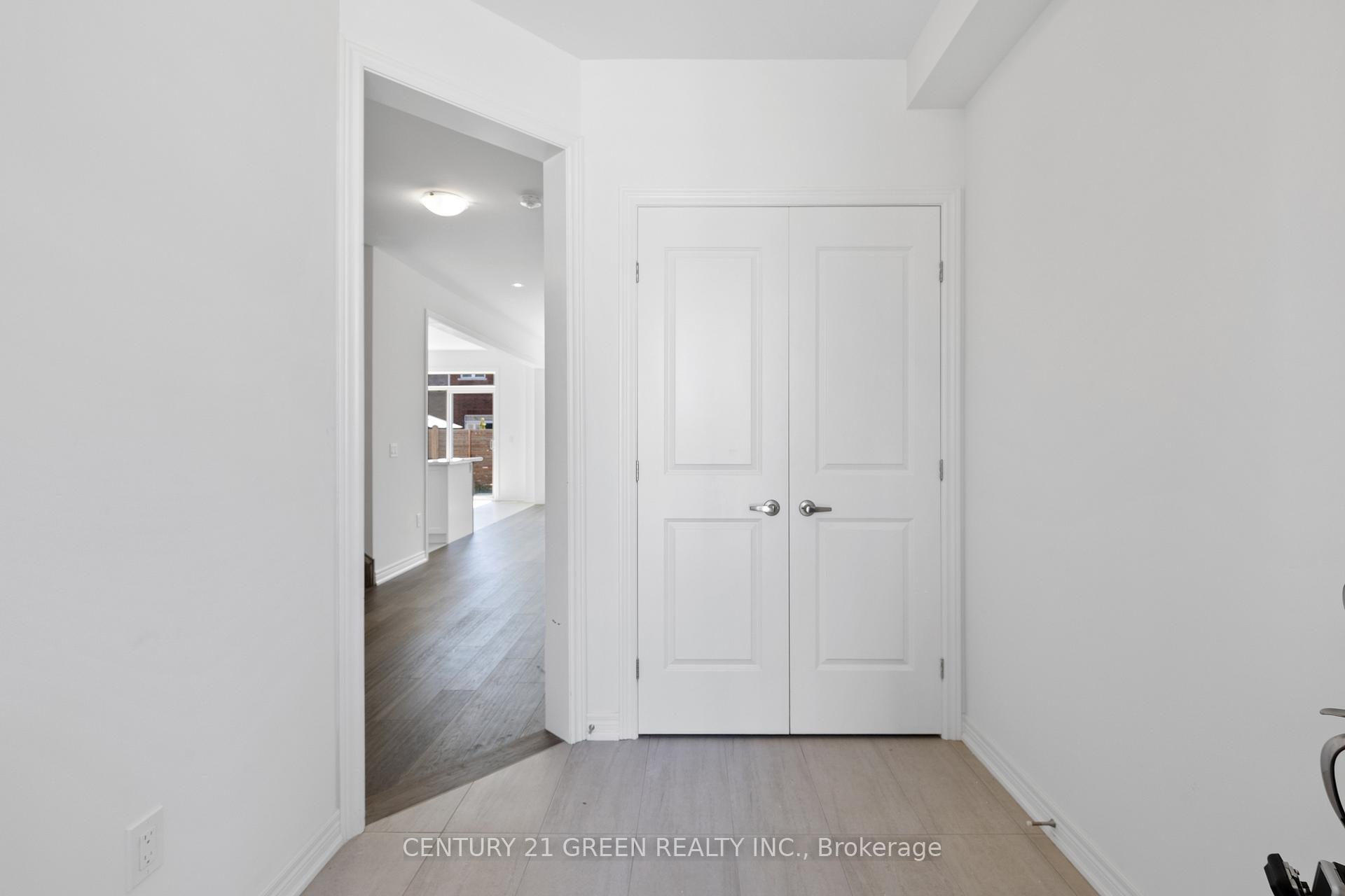 Photo 2 of Unit Main, 8 Shawbridge Court, Hamilton, Stoney Creek — HOMEH