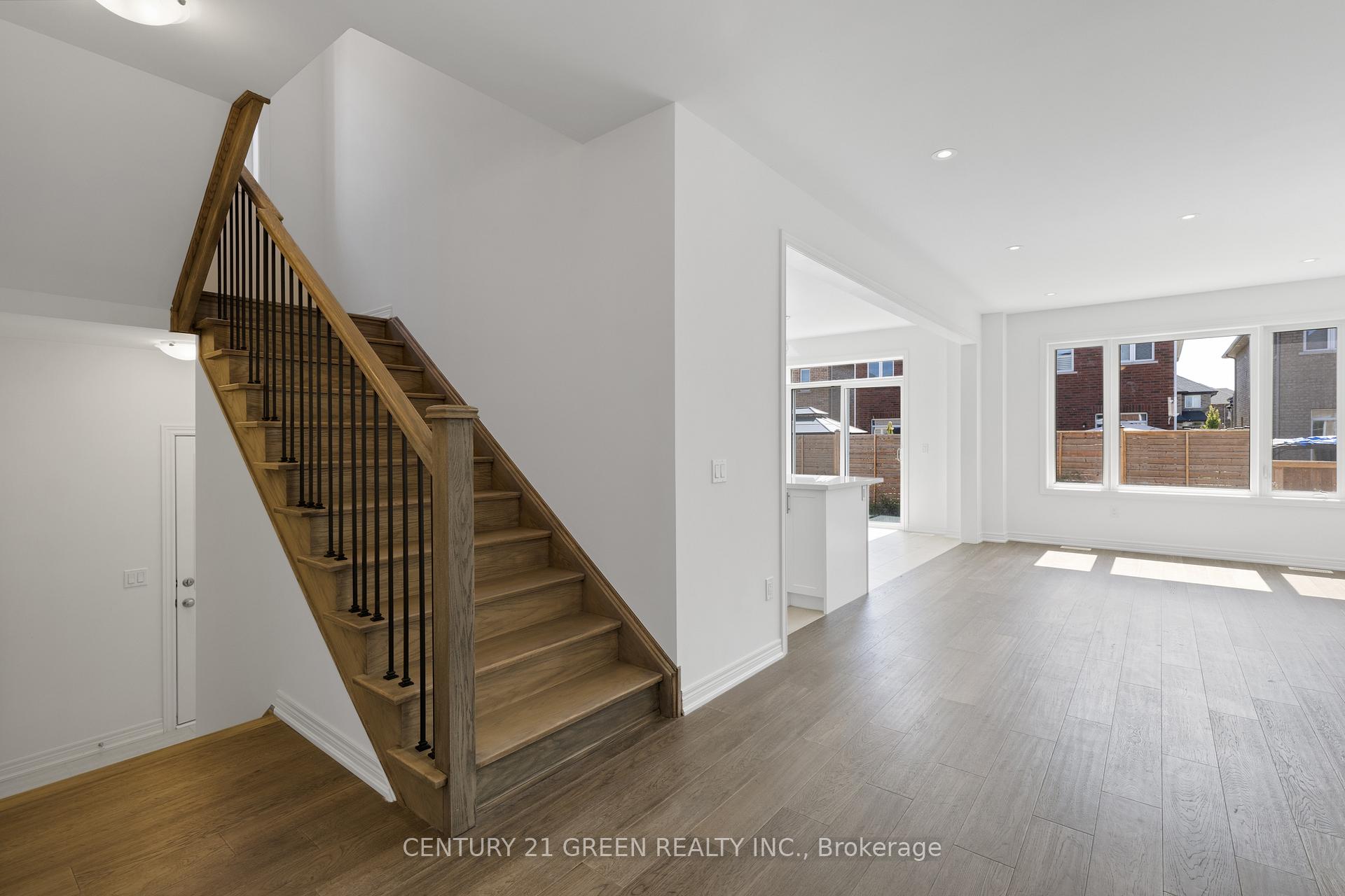 Photo 4 of Unit Main, 8 Shawbridge Court, Hamilton, Stoney Creek — HOMEH