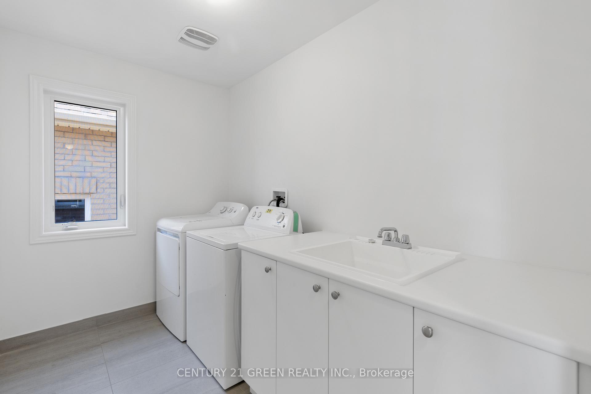 Photo 8 of Unit Main, 8 Shawbridge Court, Hamilton, Stoney Creek — HOMEH