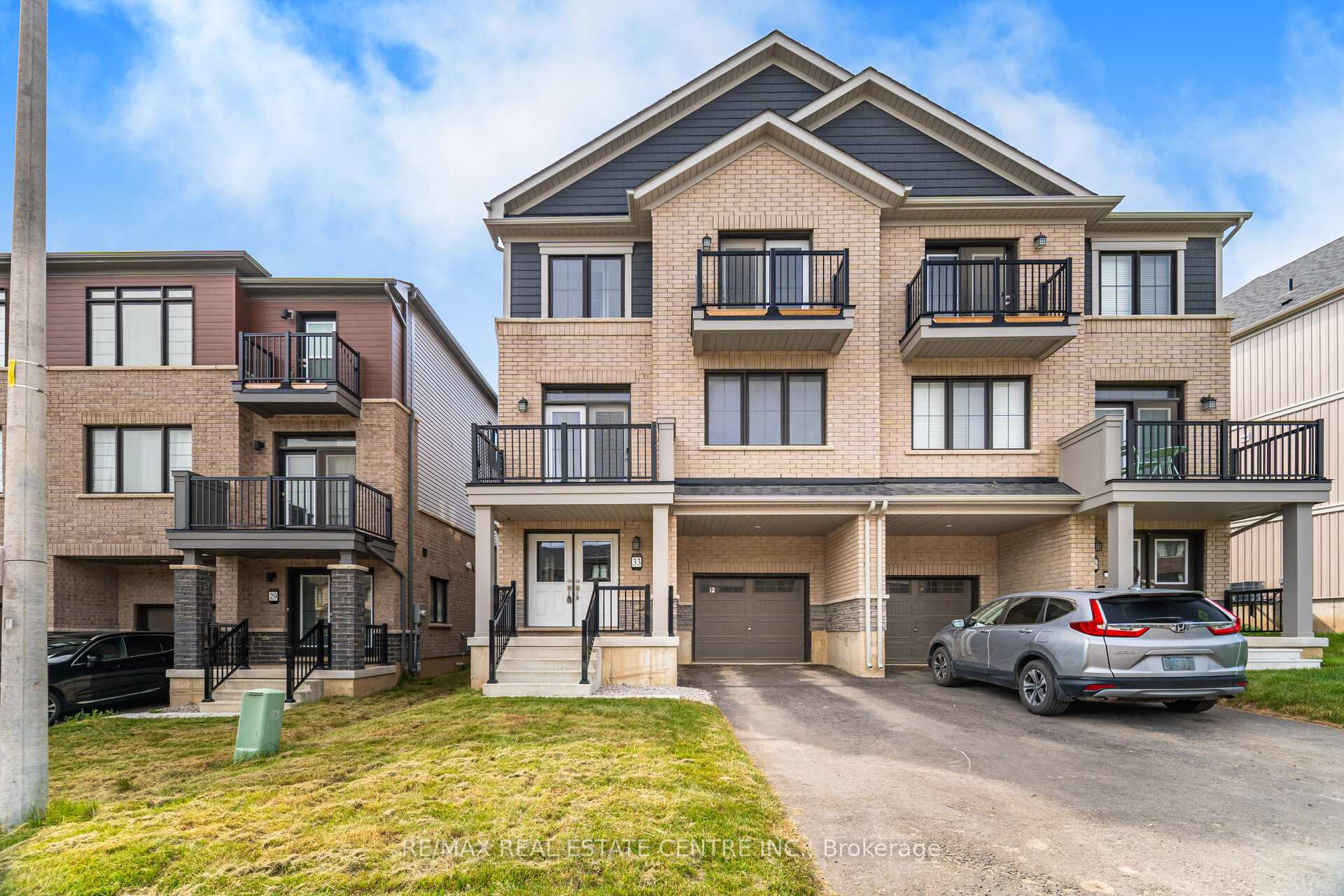 Photo 5 of 33 Granville Crescent, Haldimand — HOMEH