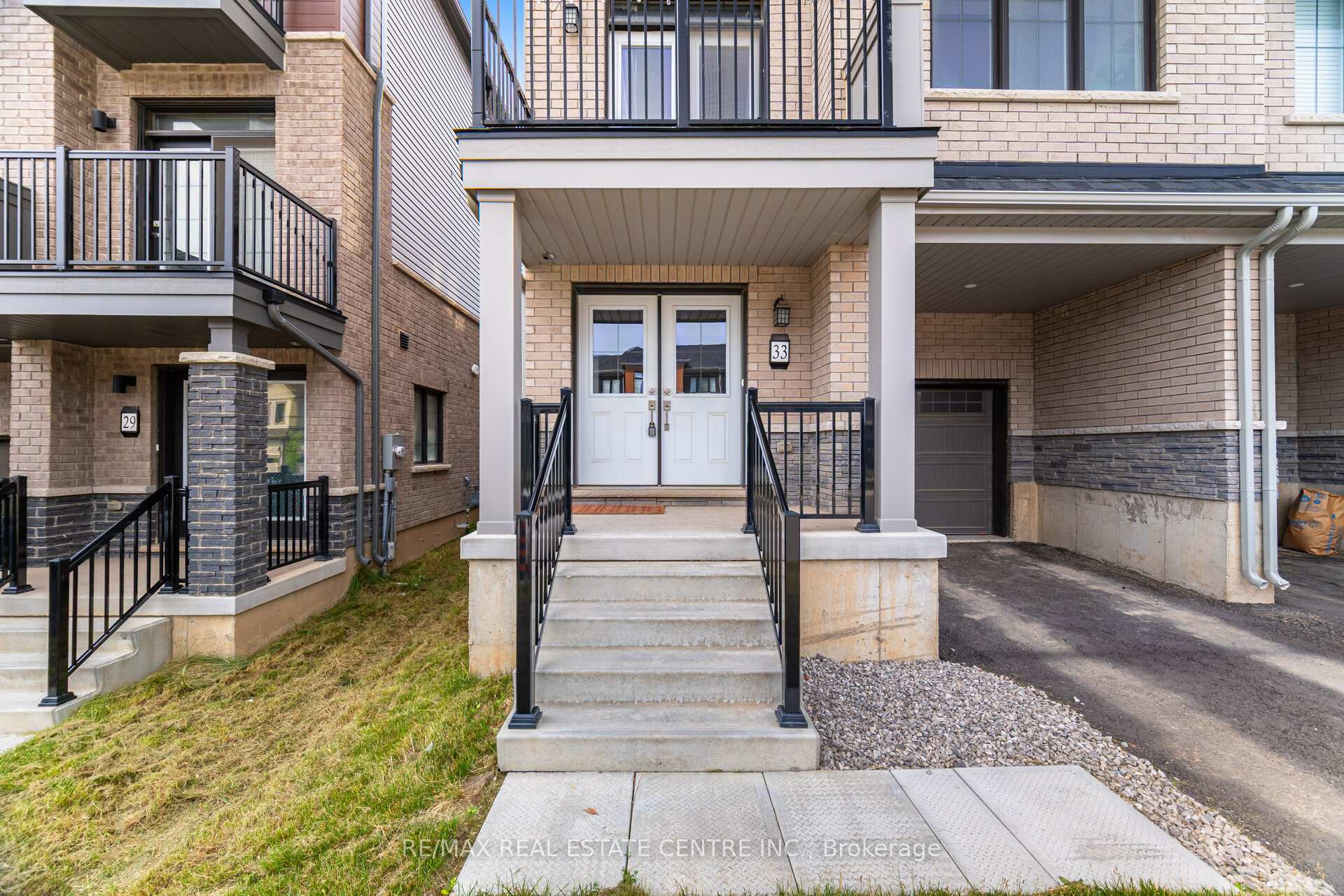 Photo 14 of 33 Granville Crescent, Haldimand — HOMEH