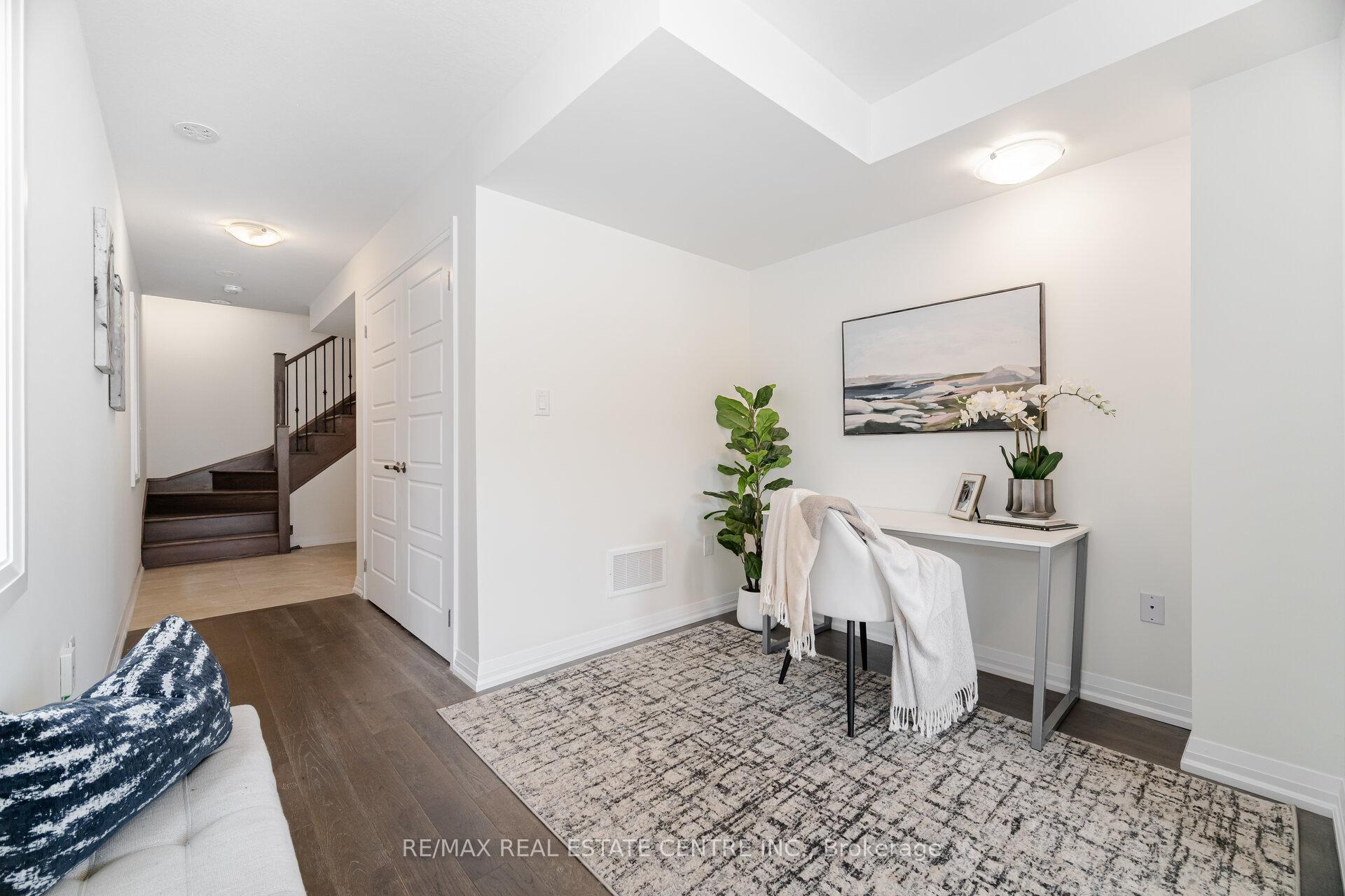 Photo 17 of 33 Granville Crescent, Haldimand — HOMEH