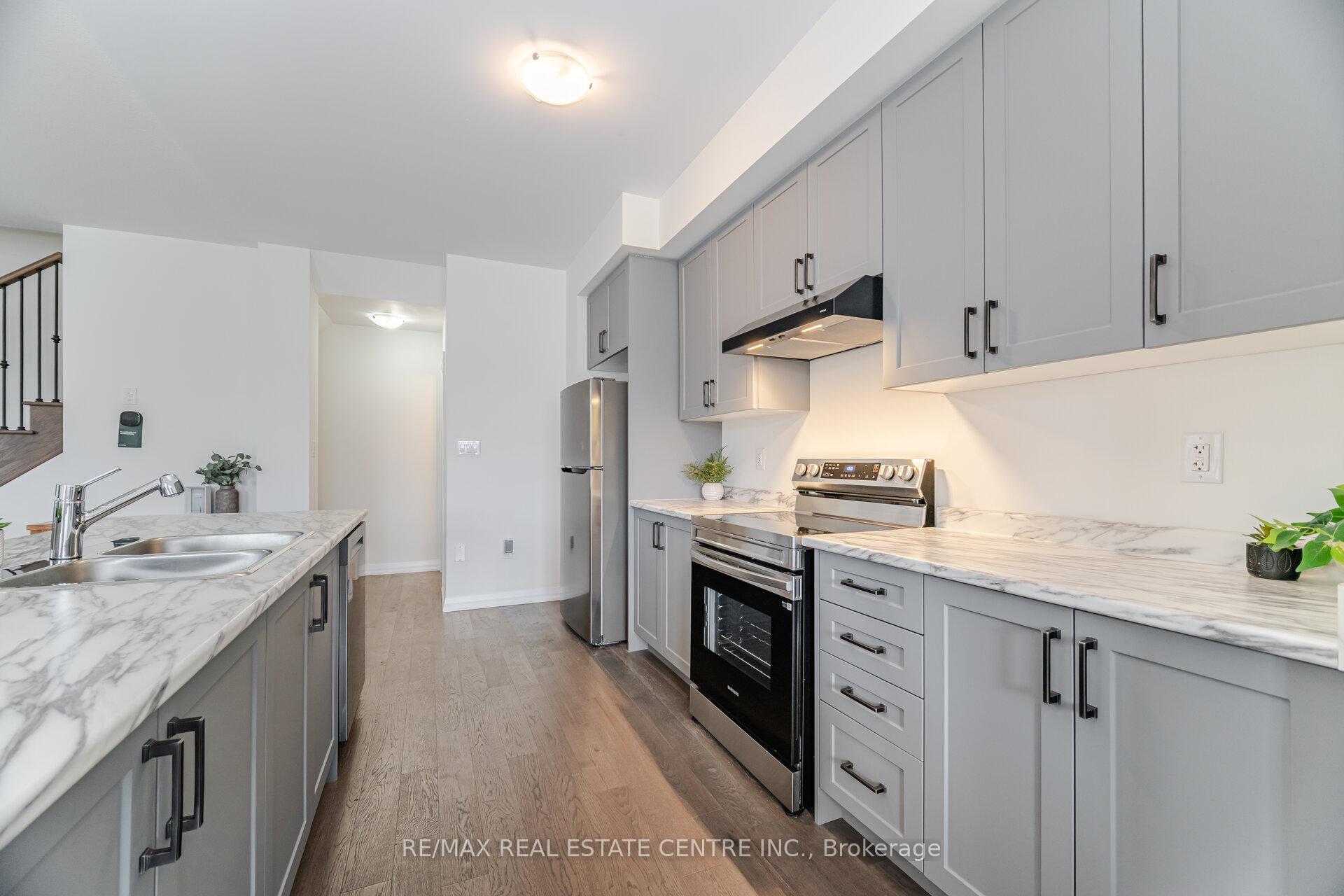 Photo 12 of 33 Granville Crescent, Haldimand — HOMEH