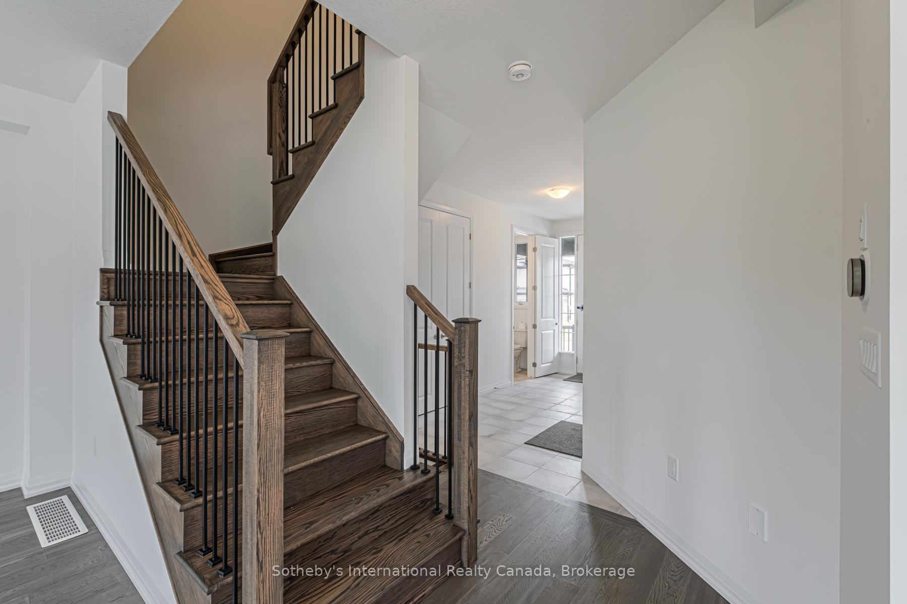Photo 25 of 74 Ralph Newbrooke Circle, Brant, Paris — HOMEH