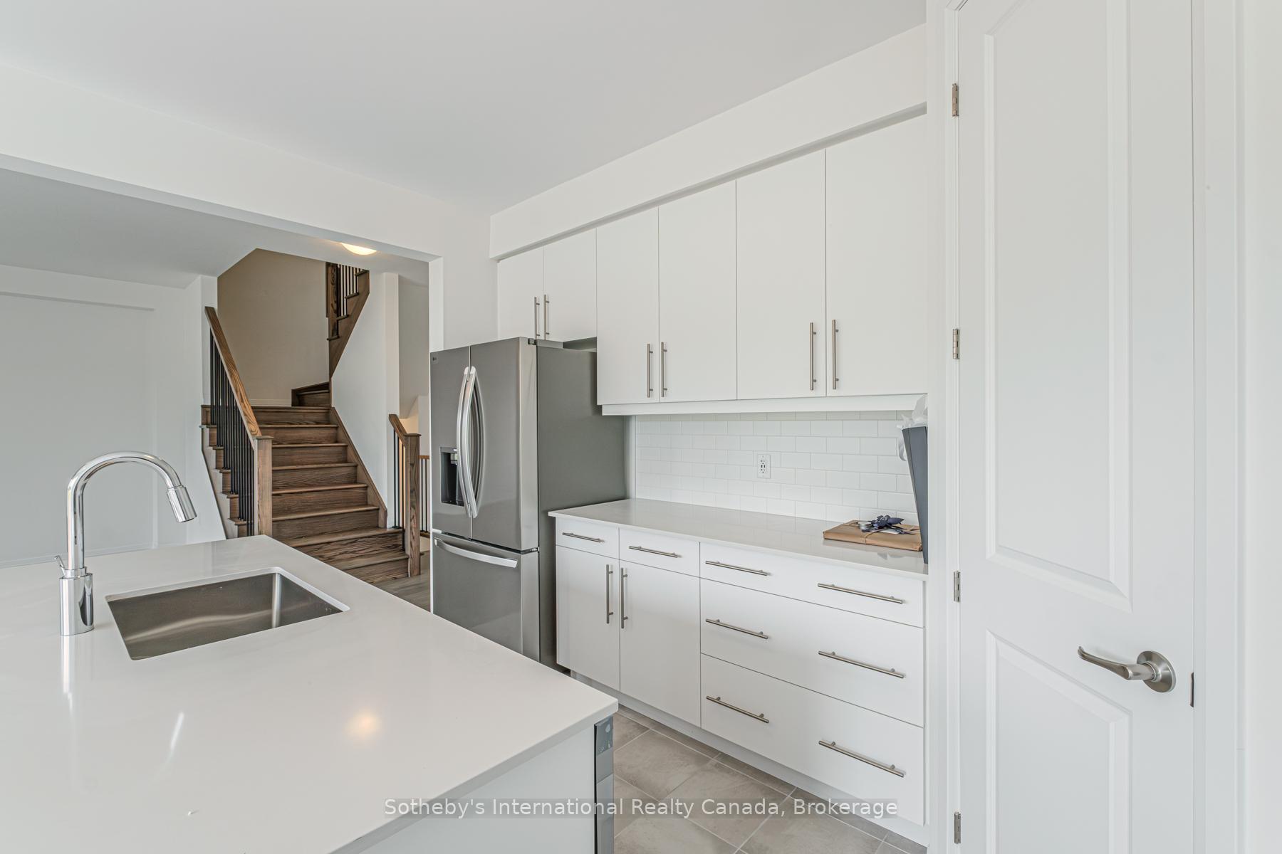 Photo 10 of 74 Ralph Newbrooke Circle, Brant, Paris — HOMEH