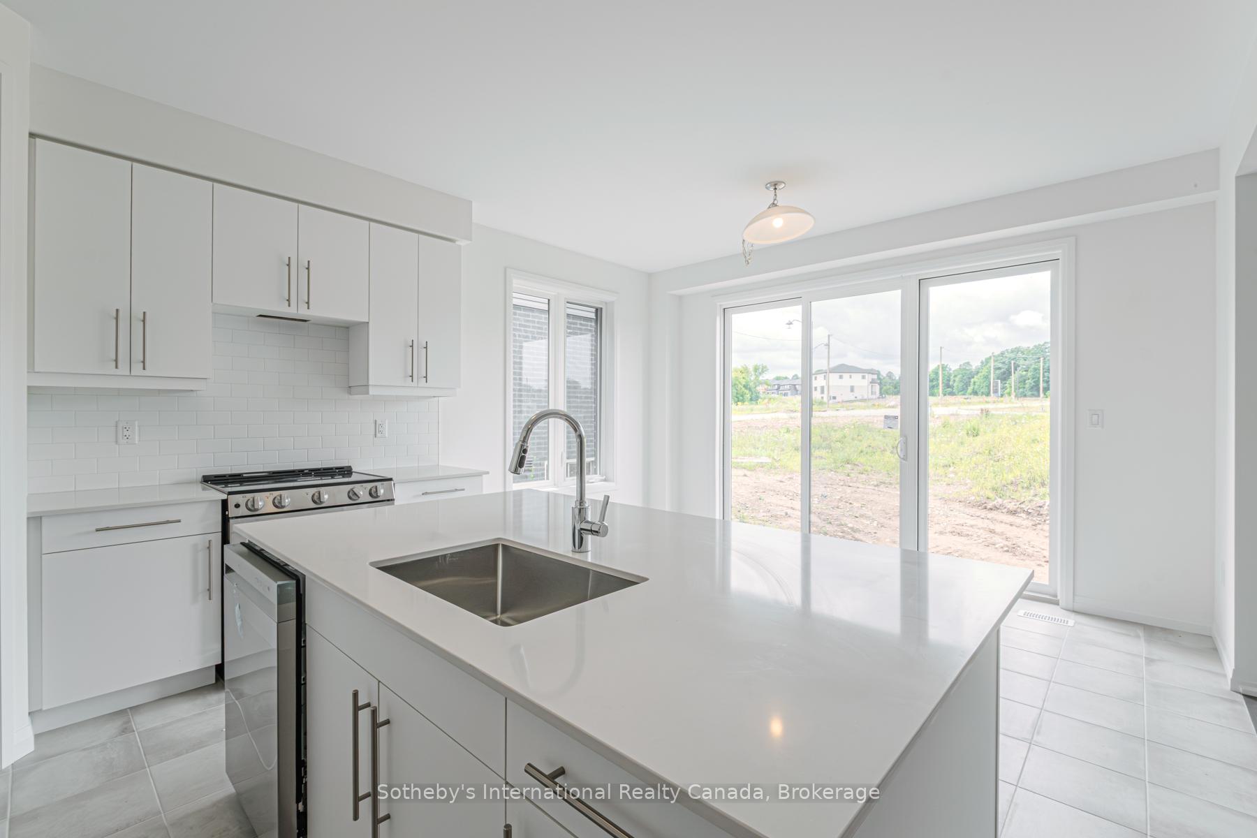 Photo 17 of 74 Ralph Newbrooke Circle, Brant, Paris — HOMEH