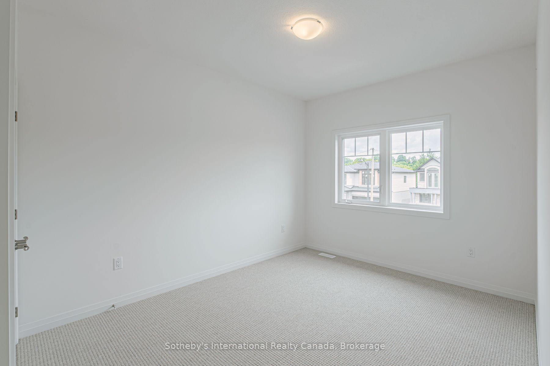 Photo 23 of 74 Ralph Newbrooke Circle, Brant, Paris — HOMEH