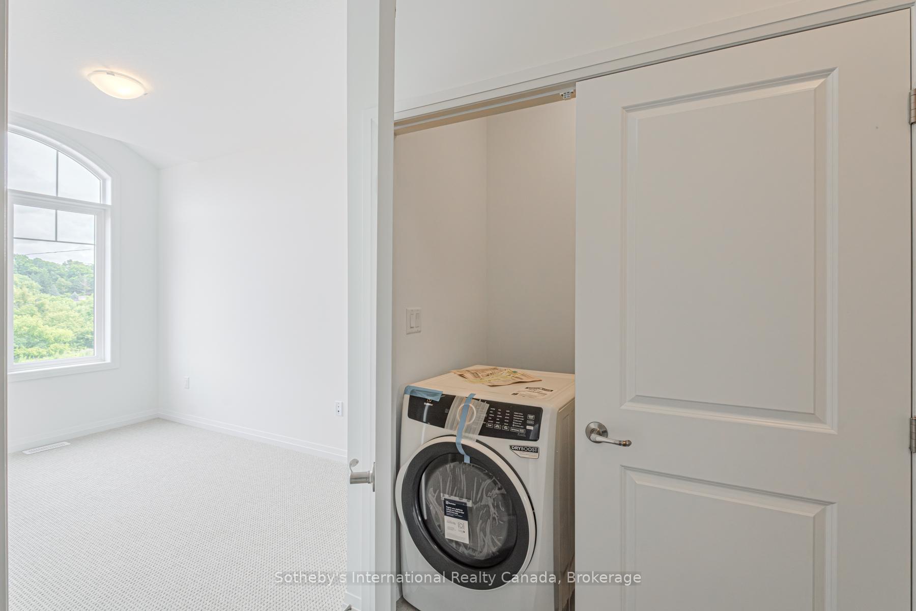 Photo 36 of 74 Ralph Newbrooke Circle, Brant, Paris — HOMEH