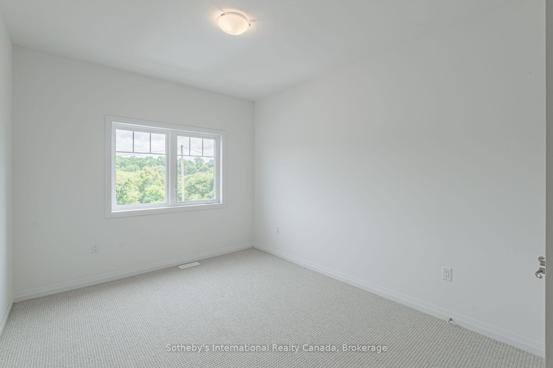 Photo 32 of 74 Ralph Newbrooke Circle, Brant, Paris — HOMEH