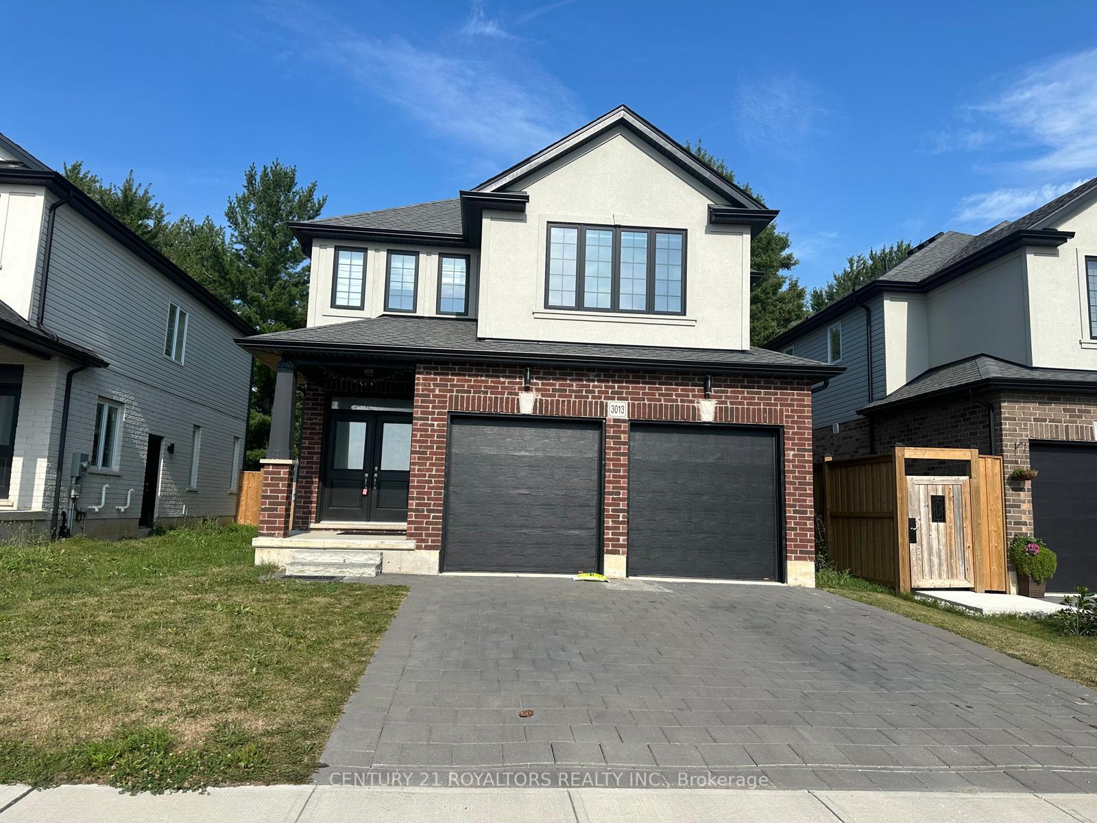Front of Unit Upper Level, 3013 Petty Road S
