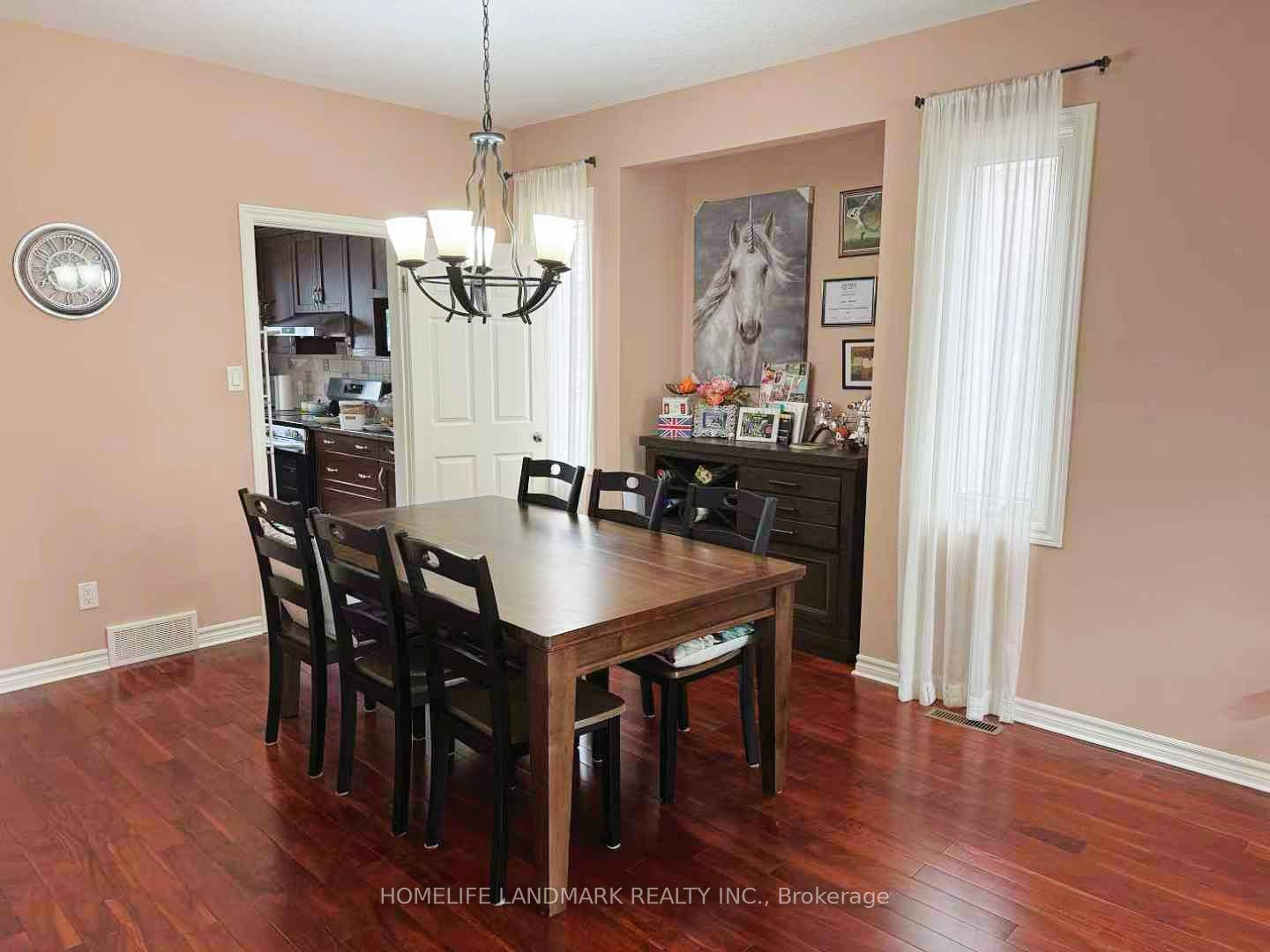 Photo 5 of 253 Meadowsweet Trail, London, North B — HOMEH