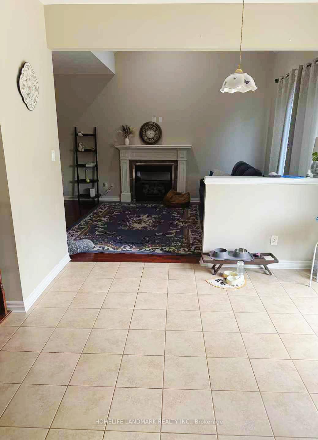 Photo 7 of 253 Meadowsweet Trail, London, North B — HOMEH