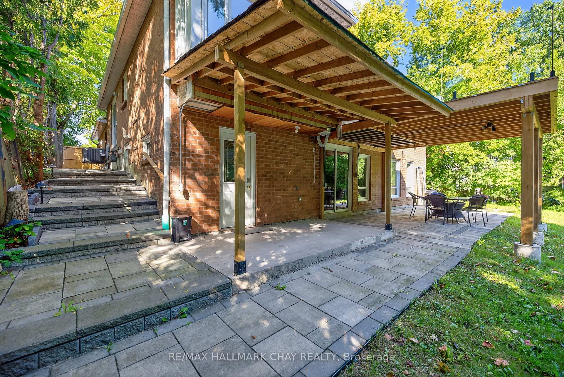 Photo 19 of Unit Lower, 10 Tribblings Crescent, Kitchener, Pioneer Park — HOMEH