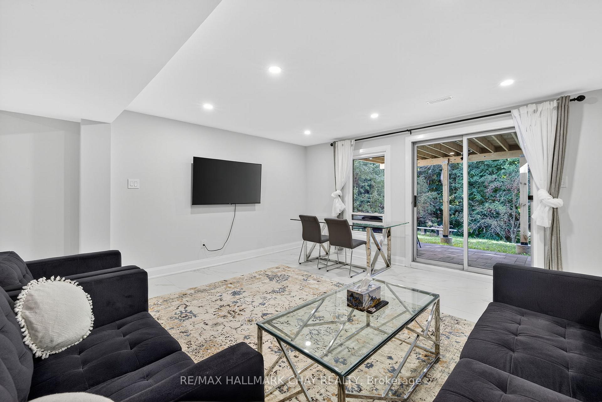 Photo 14 of Unit Lower, 10 Tribblings Crescent, Kitchener, Pioneer Park — HOMEH