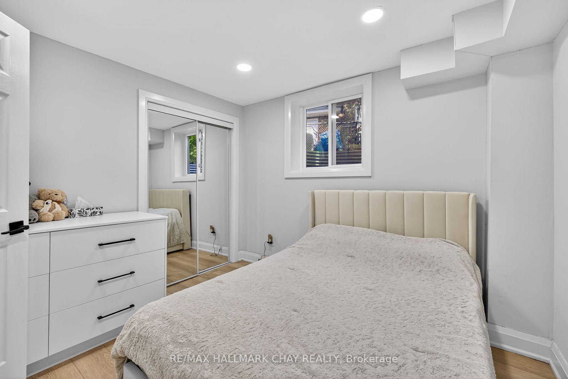 Photo 4 of Unit Lower, 10 Tribblings Crescent, Kitchener, Pioneer Park — HOMEH