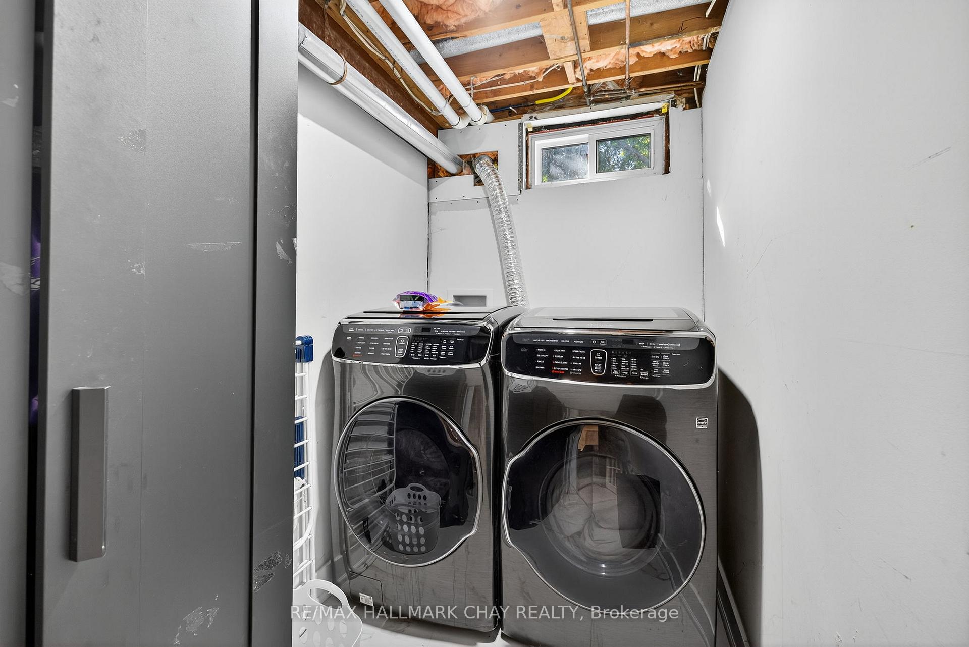 Photo 12 of Unit Lower, 10 Tribblings Crescent, Kitchener, Pioneer Park — HOMEH