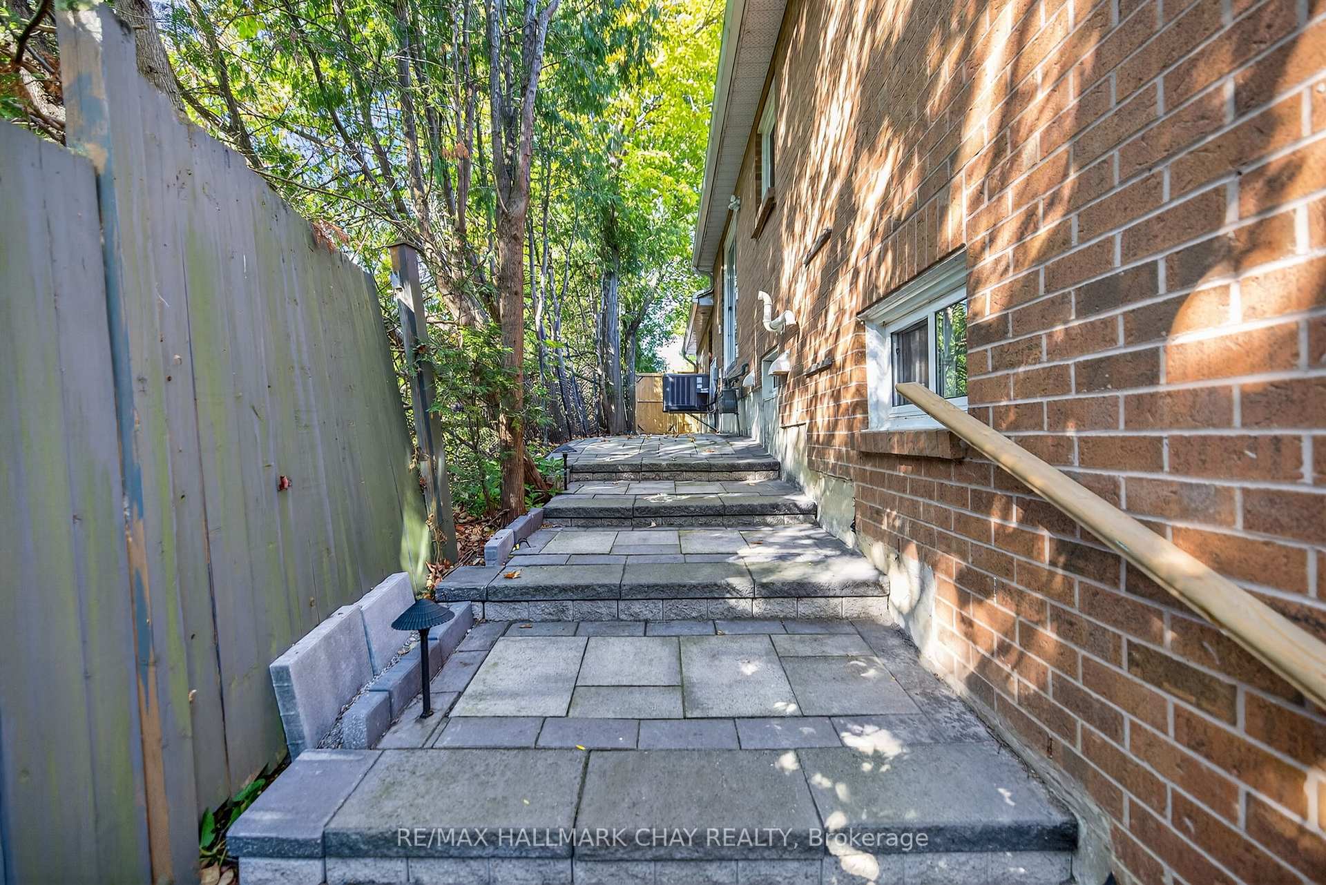 Photo 7 of Unit Lower, 10 Tribblings Crescent, Kitchener, Pioneer Park — HOMEH