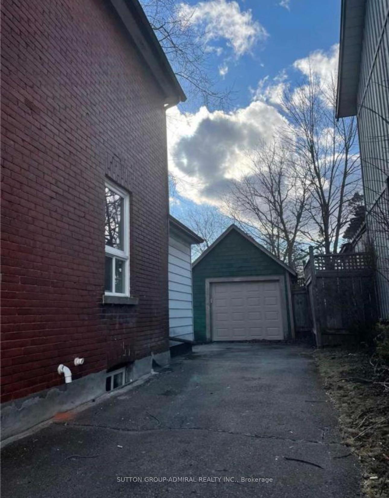 Photo 9 of Unit Main Floor, 1608 Dufferin Street, Whitby, Port Whitby — HOMEH