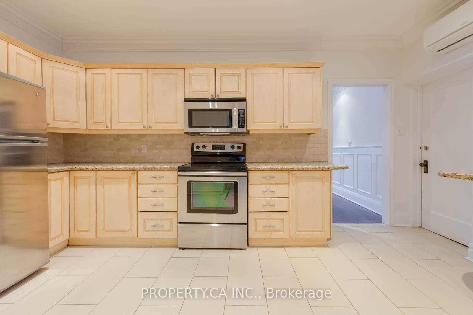 Photo 20 of Unit Main, 460 Oriole Parkway, Toronto, Yonge-Eglinton — HOMEH