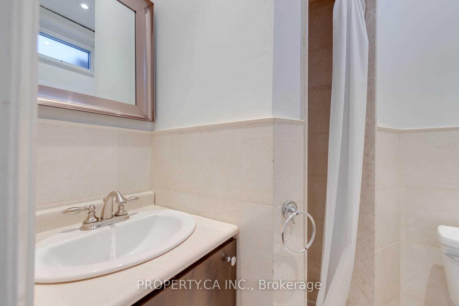 Photo 9 of Unit Main, 460 Oriole Parkway, Toronto, Yonge-Eglinton — HOMEH