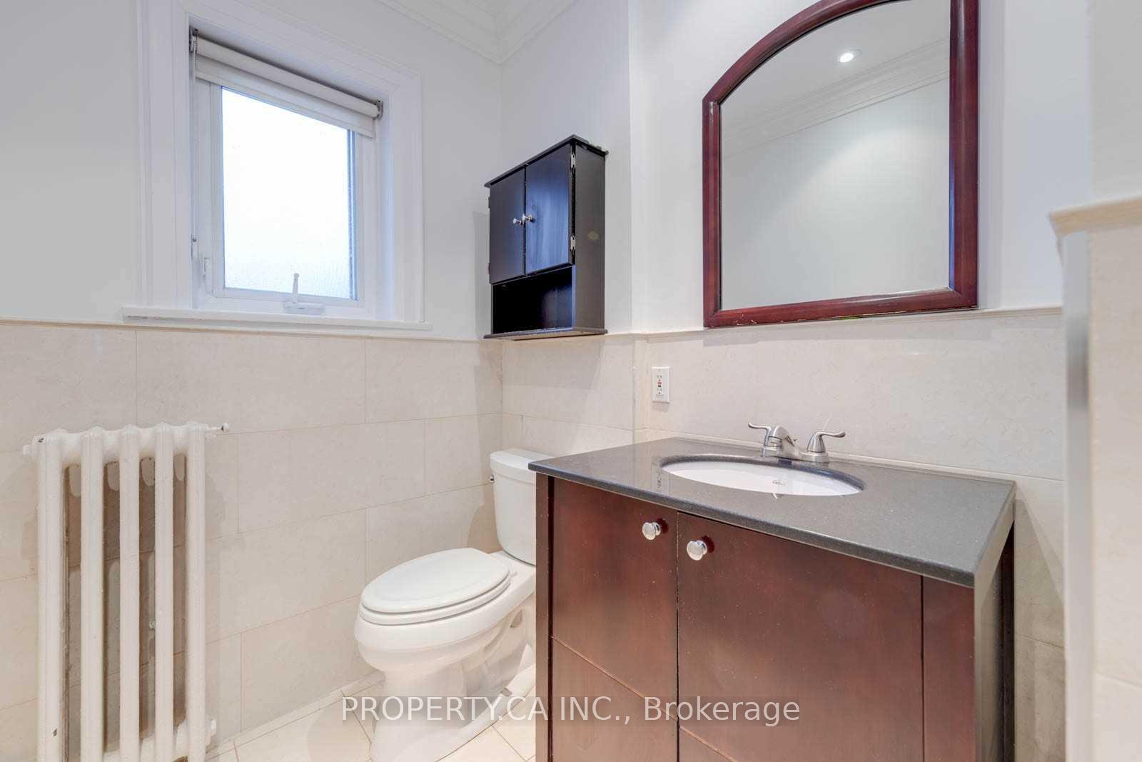 Photo 17 of Unit Main, 460 Oriole Parkway, Toronto, Yonge-Eglinton — HOMEH