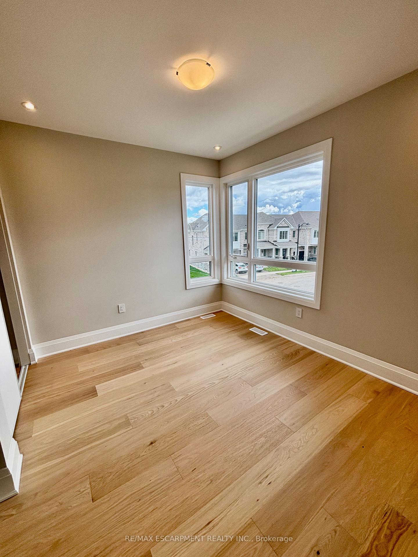 Photo 9 of 1247 Stirling Todd Terrace, Milton, Beaty — HOMEH